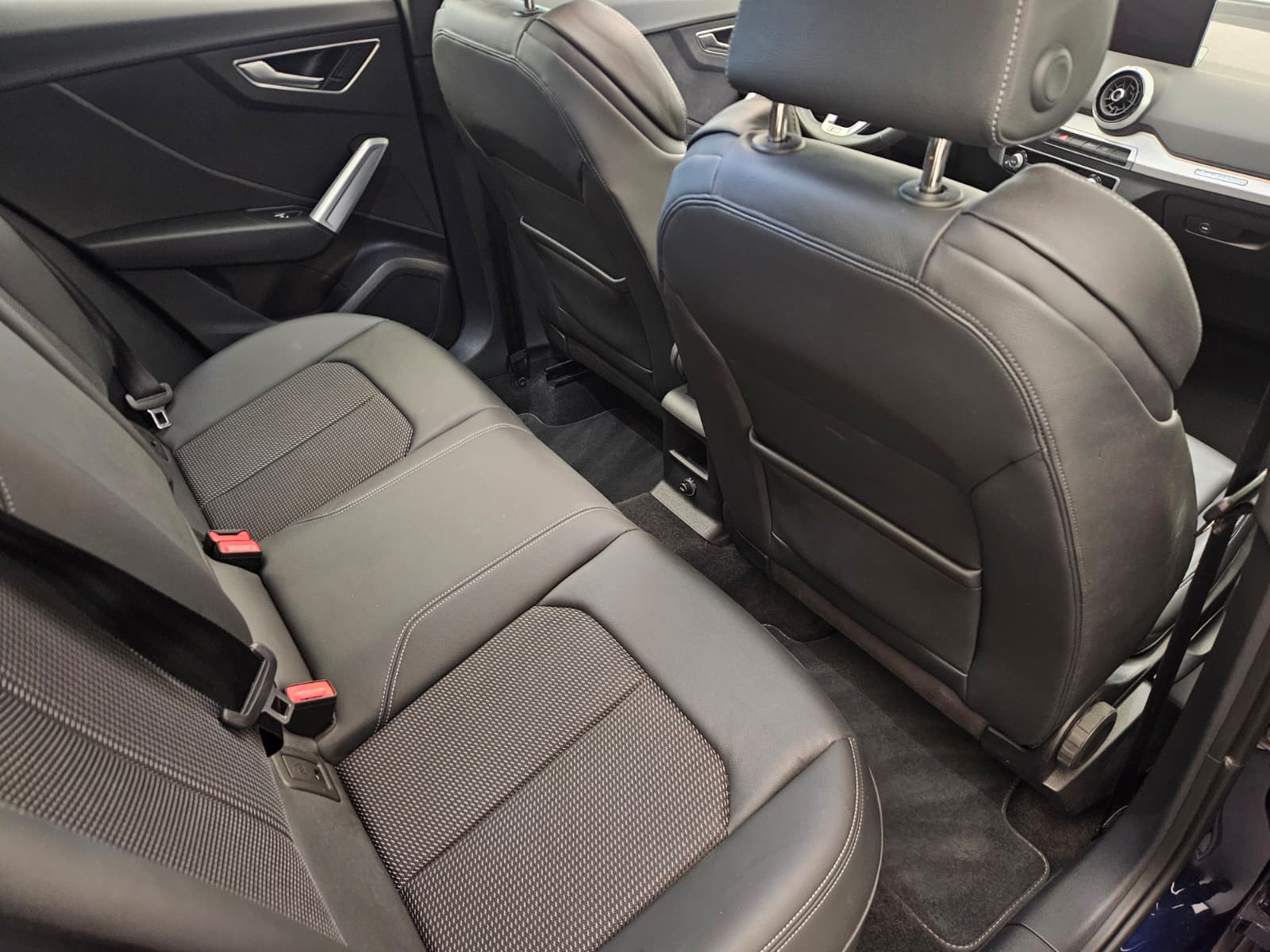 AUDI Q2 40 TFSI advanced Attraction quattro S-tronic-image-13