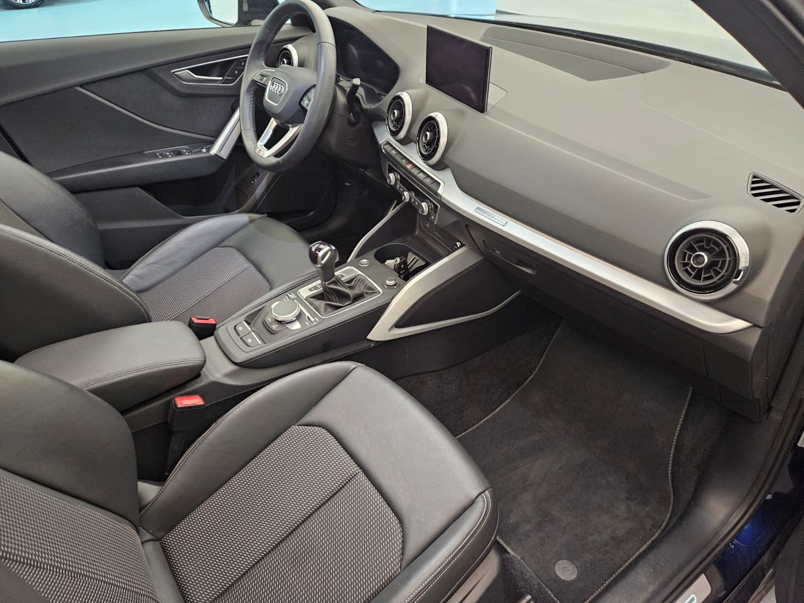 AUDI Q2 40 TFSI advanced Attraction quattro S-tronic-image-11