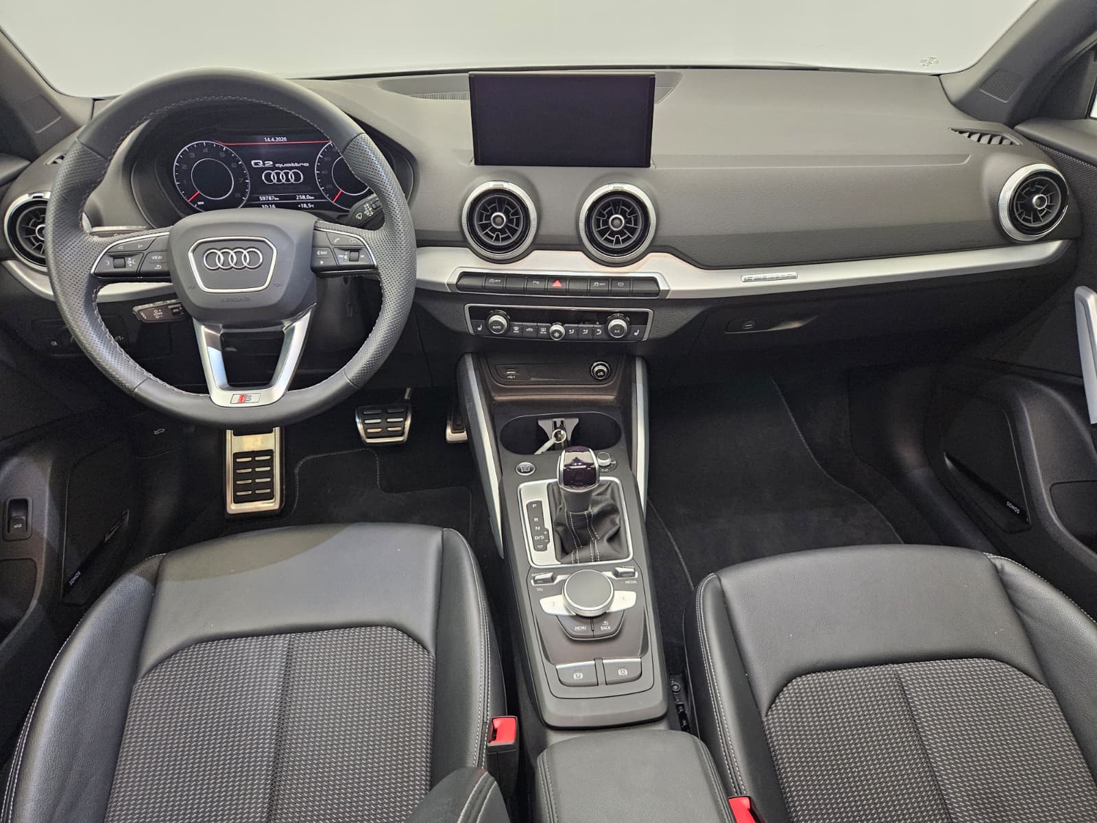 AUDI Q2 40 TFSI advanced Attraction quattro S-tronic-image-9