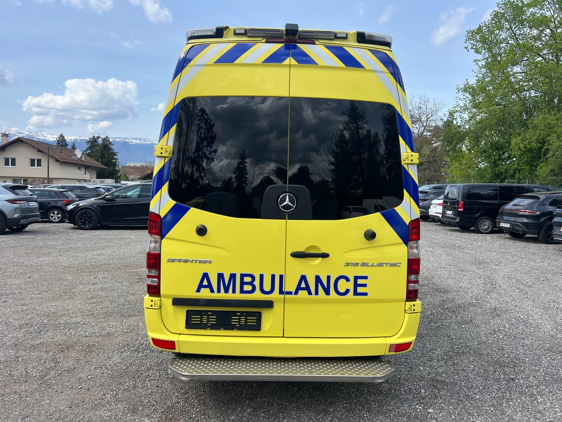 MERCEDES-BENZ AMBULANCE Sprinter 319 BlueTec Standard 7G-Tronic-image-4