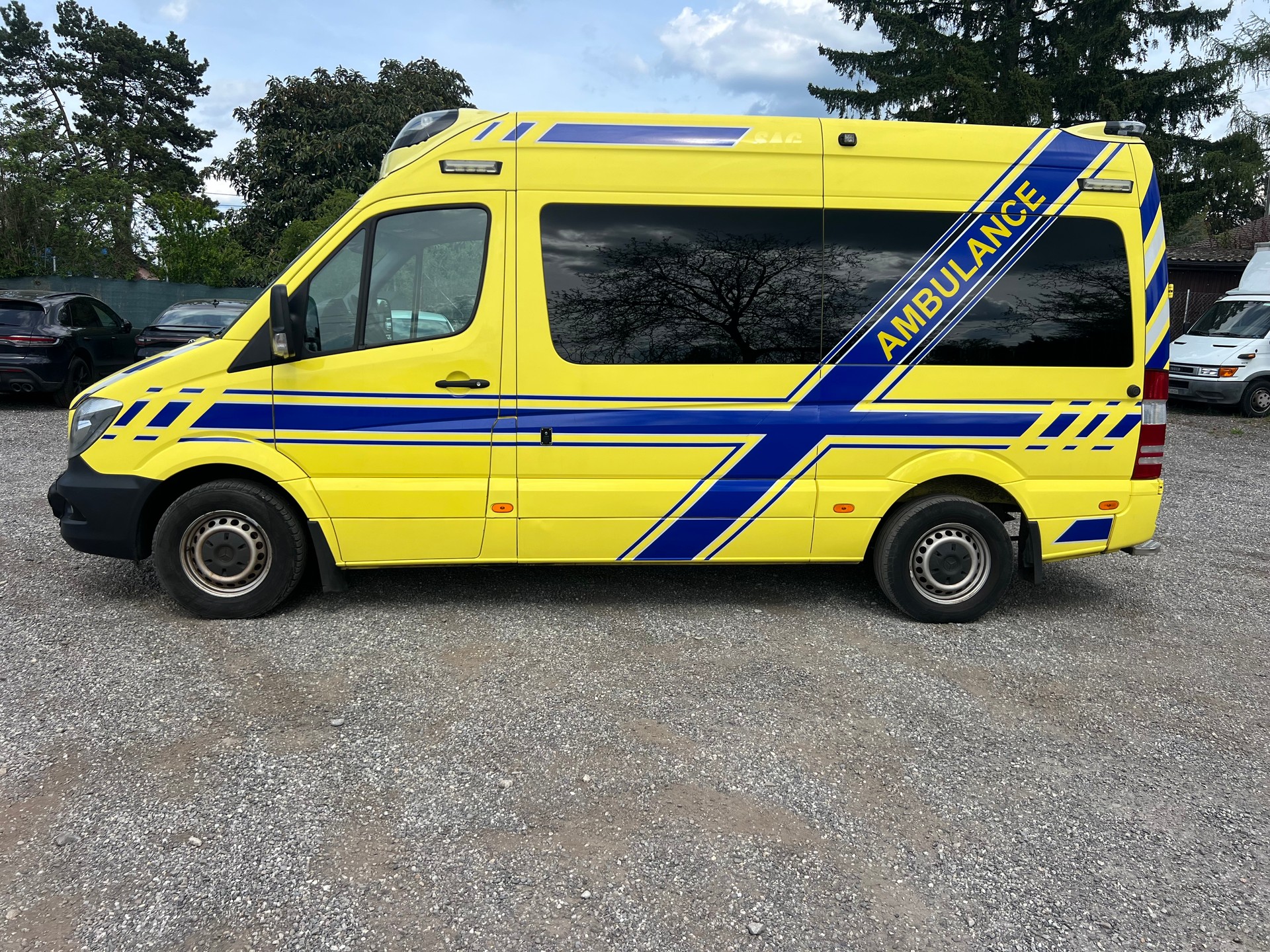MERCEDES-BENZ AMBULANCE Sprinter 319 BlueTec Standard 7G-Tronic-image-2