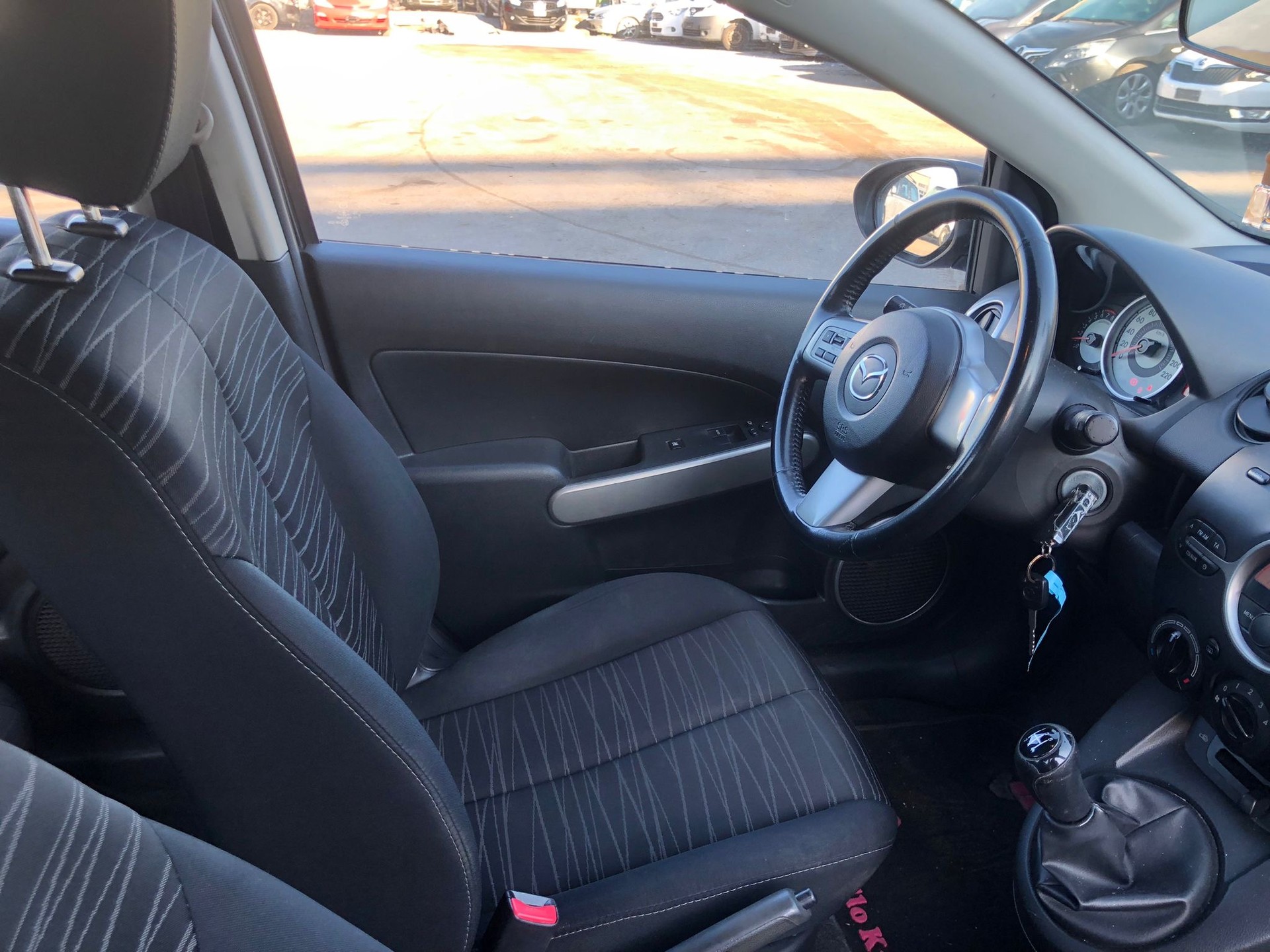 MAZDA 2 1.3i 16V Exclusive-image-15