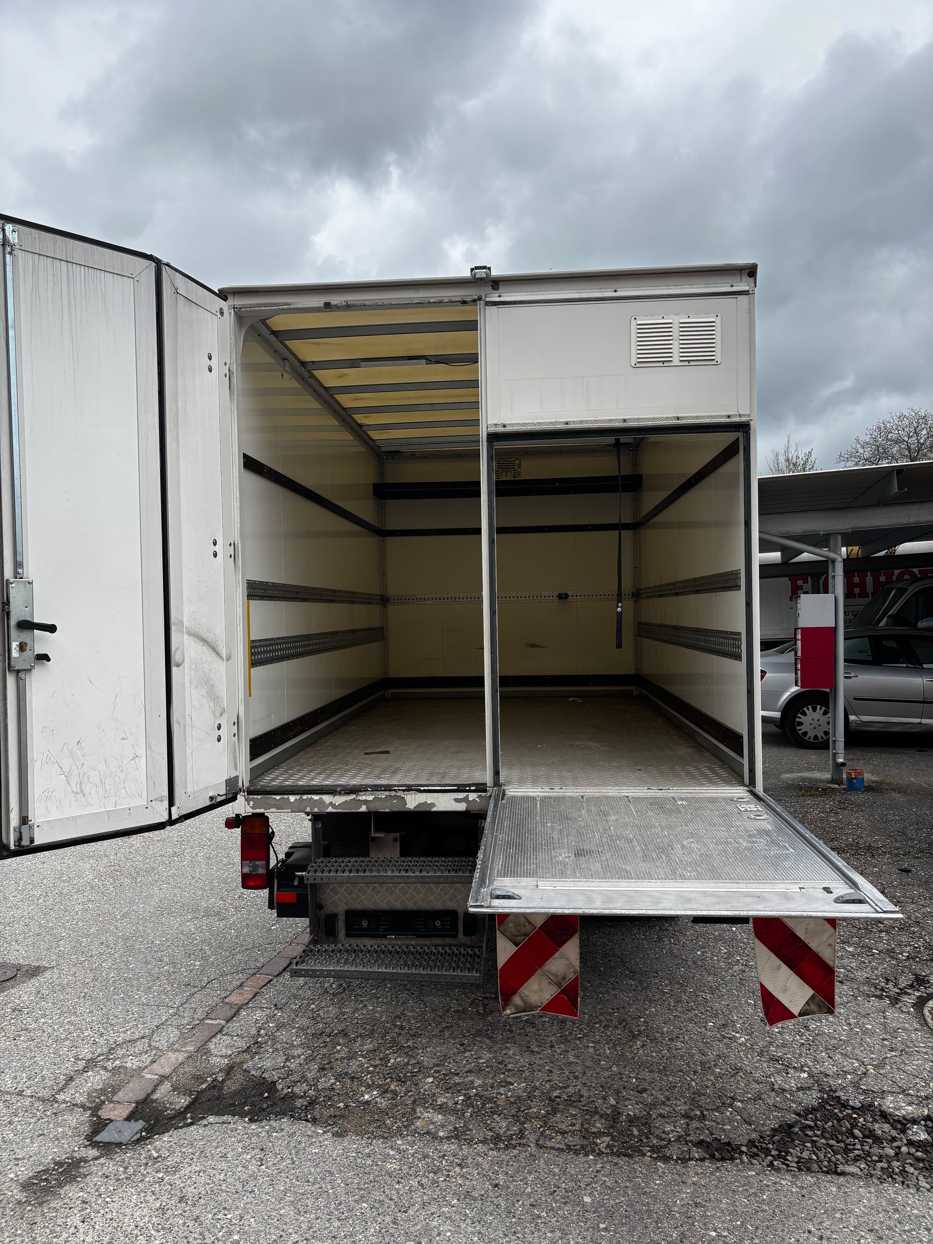 VW CRAFTER 50-image-11