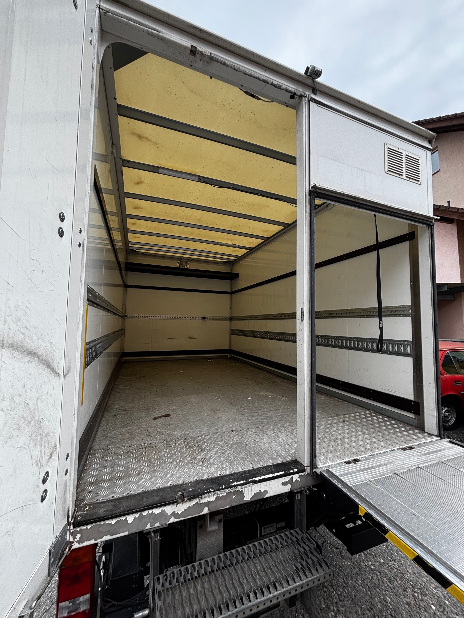 VW CRAFTER 50-image-12