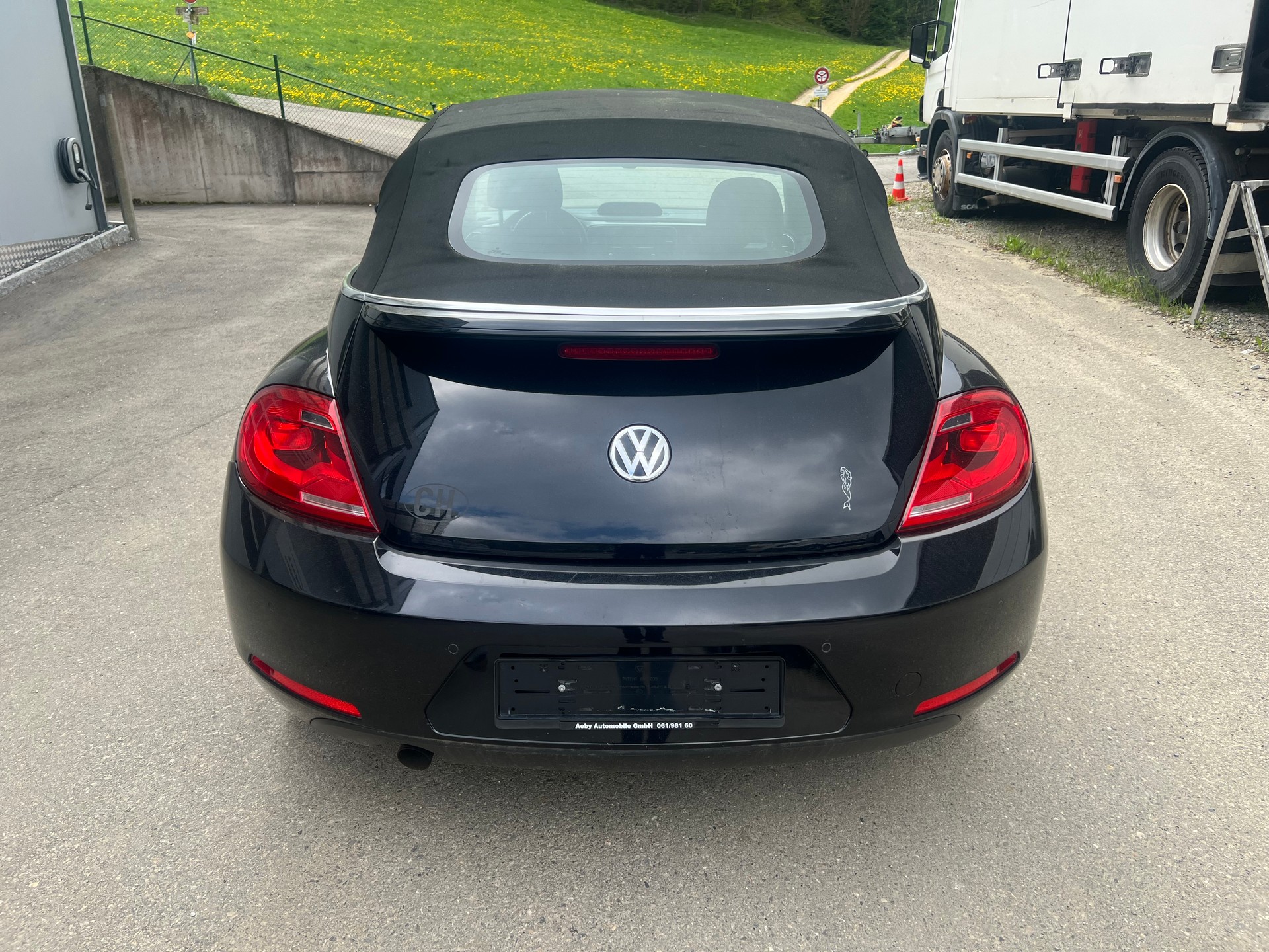 VW Beetle Cabrio 1.2 TSI Design-image-3