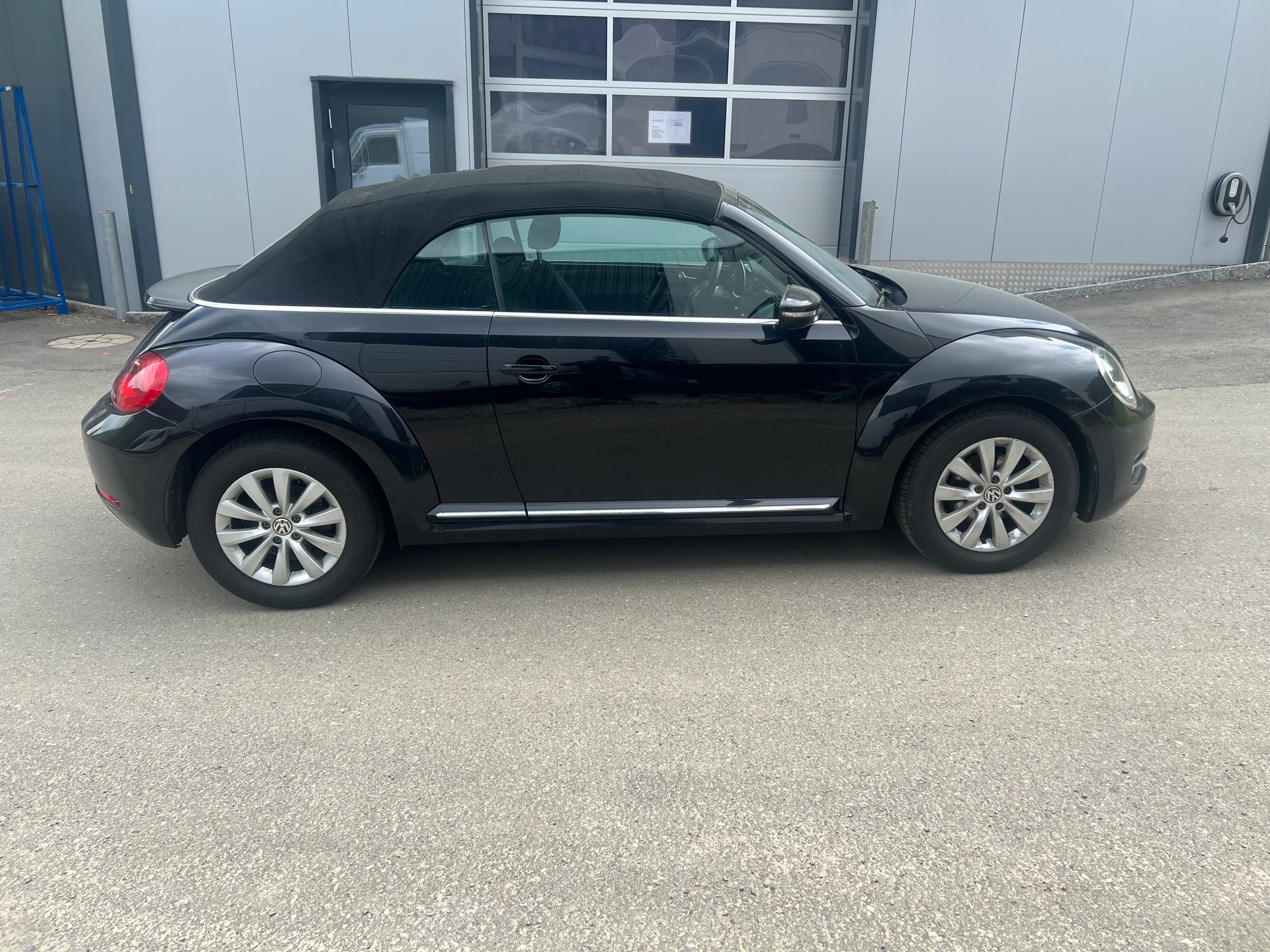 VW Beetle Cabrio 1.2 TSI Design-image-5
