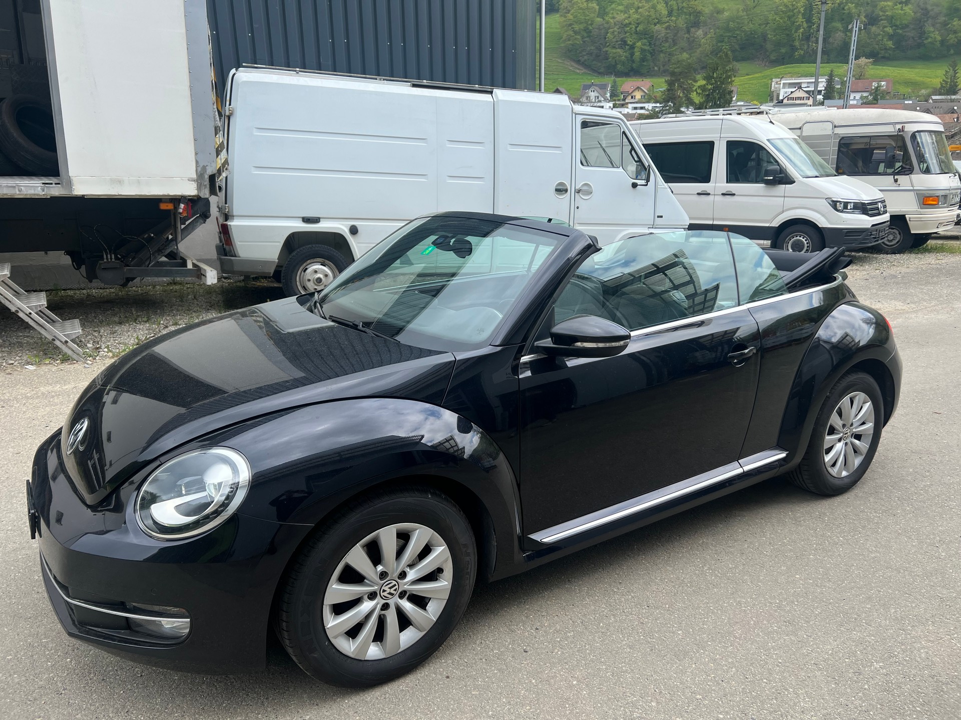VW Beetle Cabrio 1.2 TSI Design-image-13