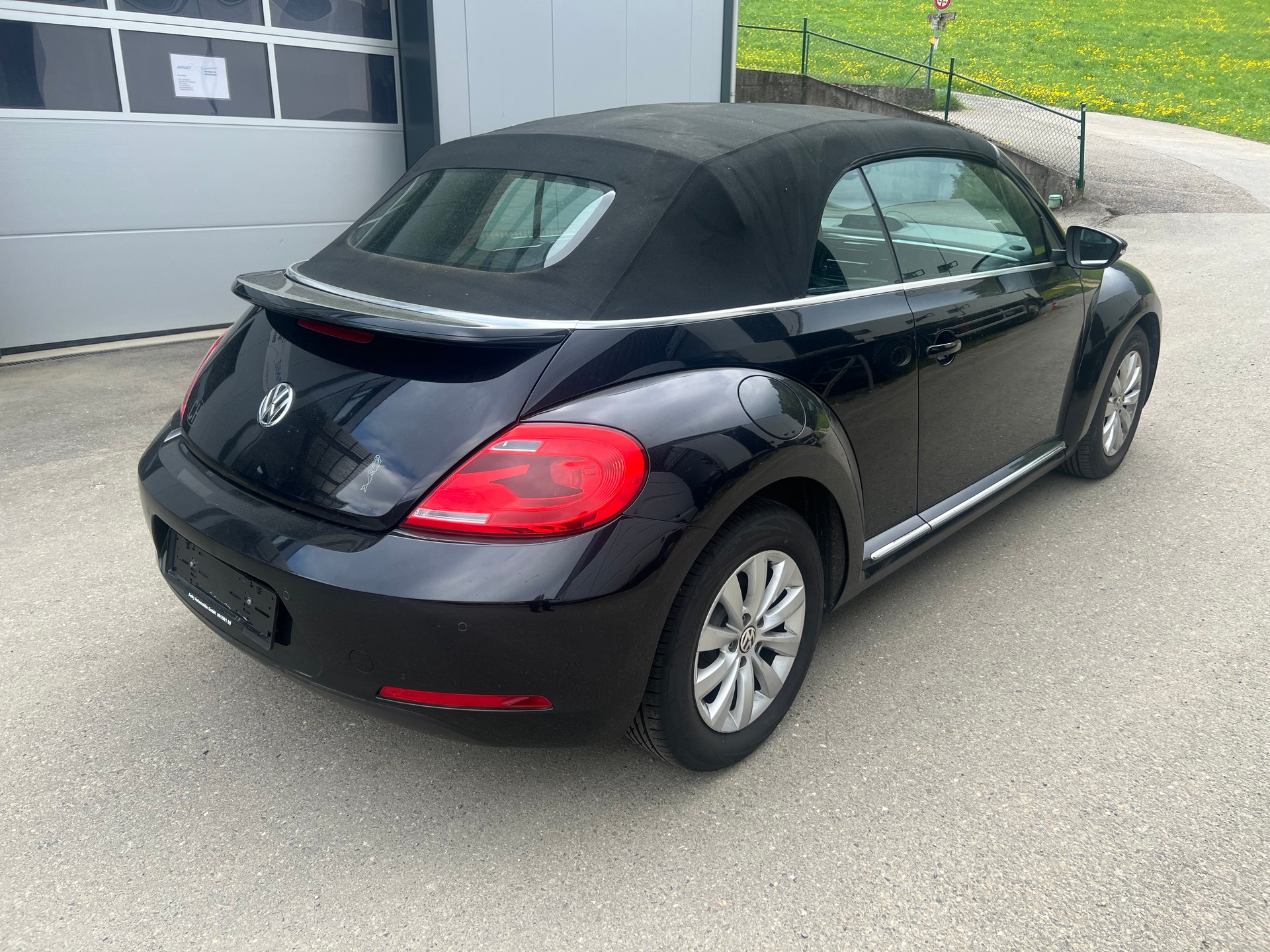 VW Beetle Cabrio 1.2 TSI Design-image-4