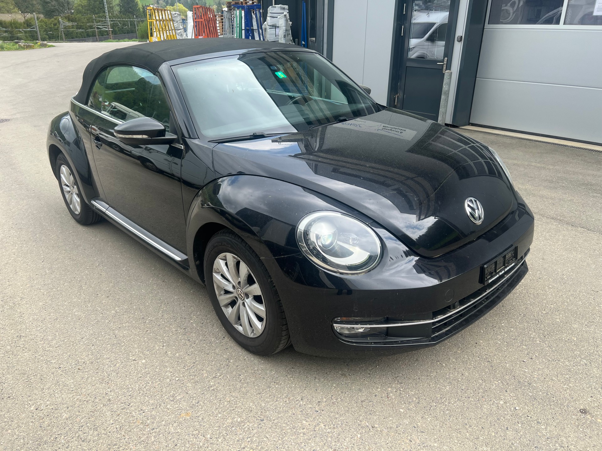 VW Beetle Cabrio 1.2 TSI Design-image-6