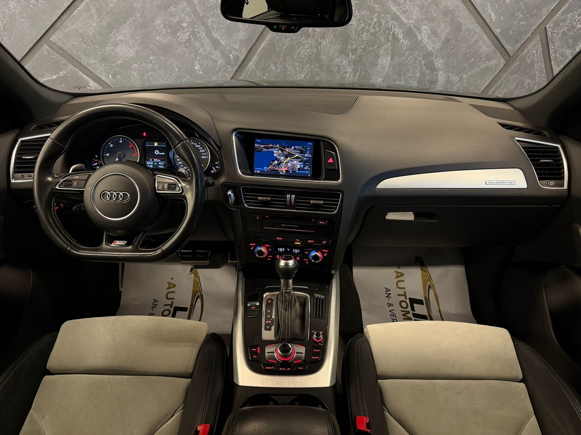 AUDI SQ5 3.0 TDI quattro tiptronic-image-8