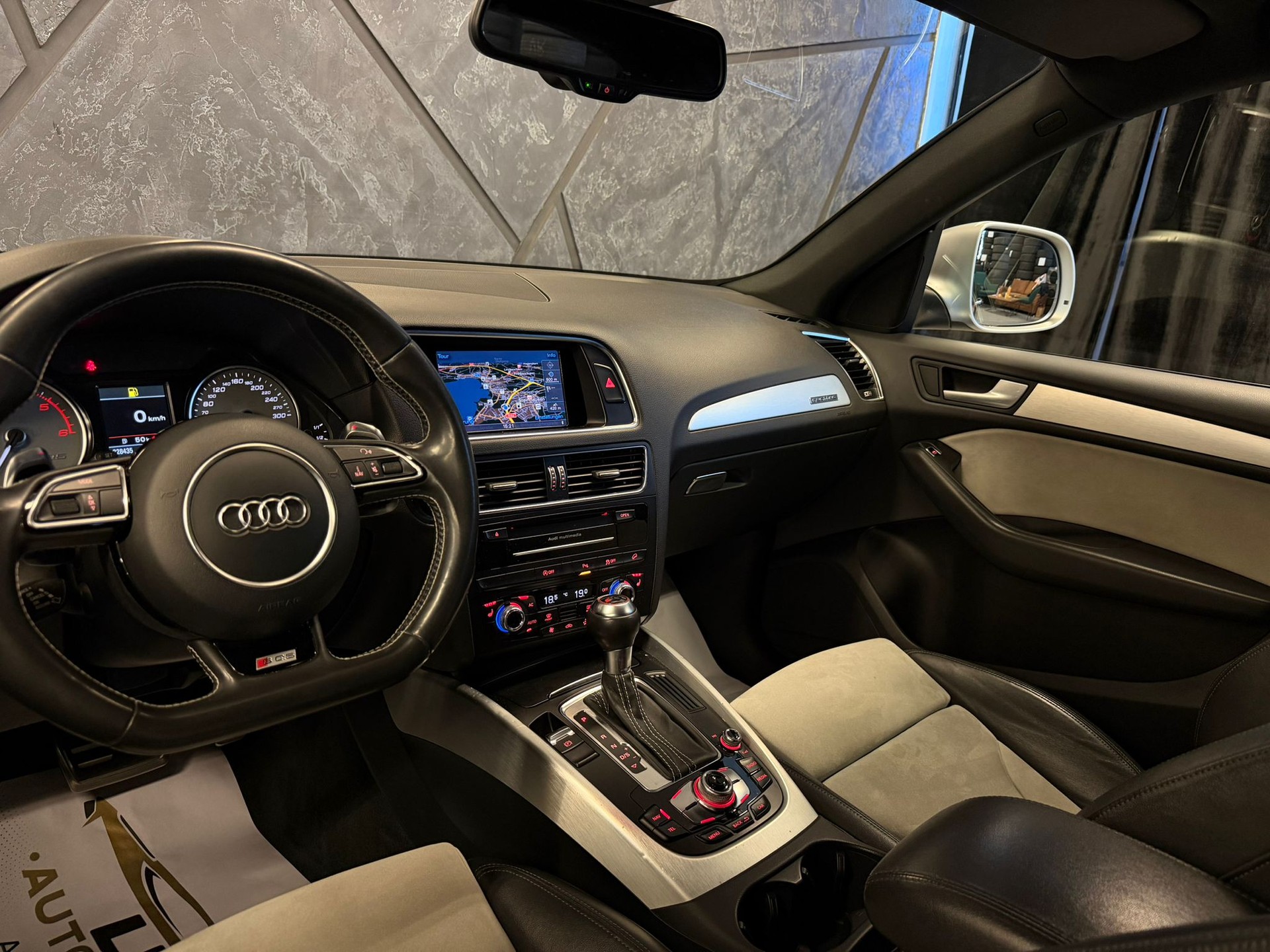 AUDI SQ5 3.0 TDI quattro tiptronic-image-9