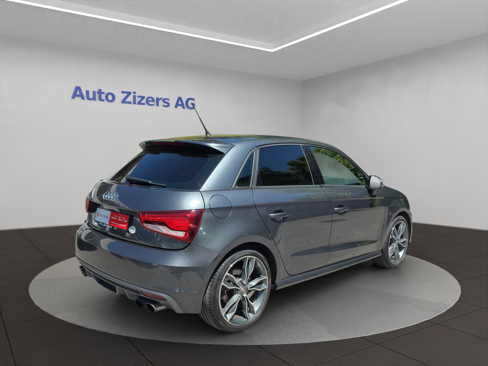 AUDI S1 Sportback 2.0 TFSI quattro-image-5