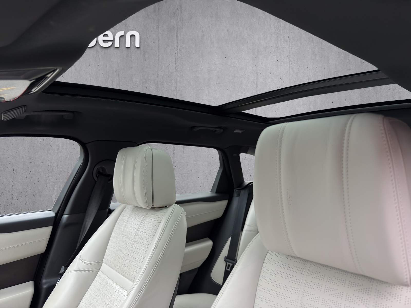 LAND ROVER Range Rover Velar R-Dynamic P 400 Automatic-image-10