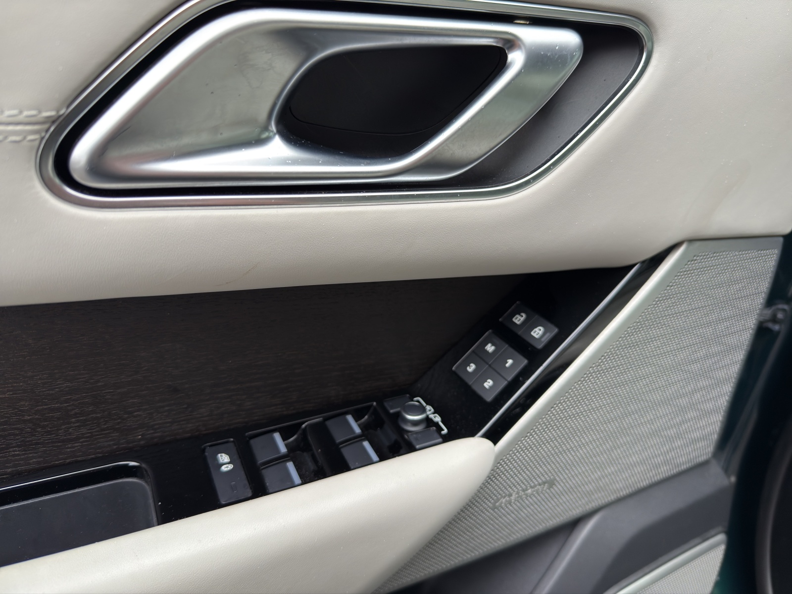 LAND ROVER Range Rover Velar R-Dynamic P 400 Automatic-image-8