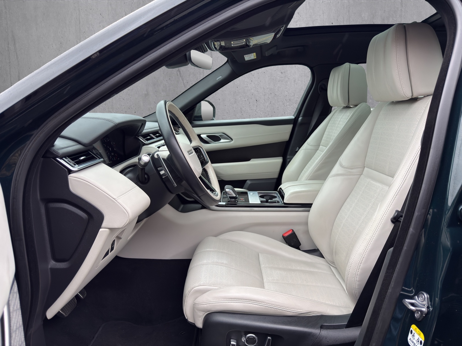 LAND ROVER Range Rover Velar R-Dynamic P 400 Automatic-image-9