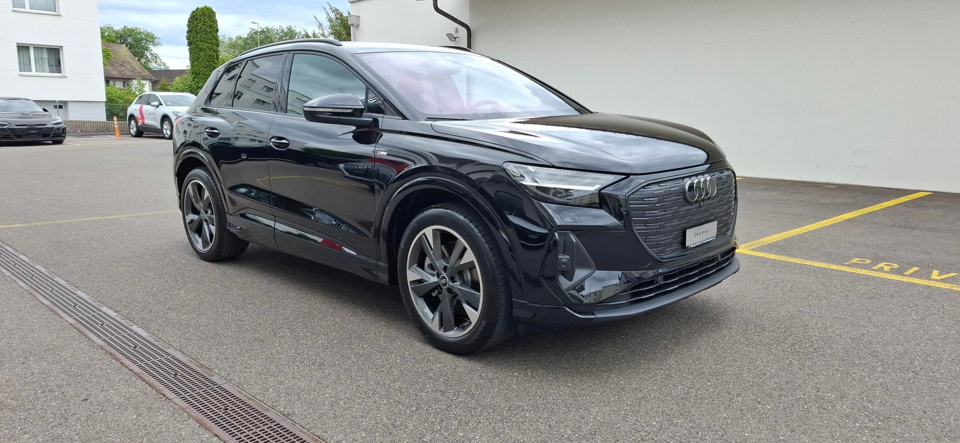 AUDI Q4 e-tron 45 Edition Swiss Ski quattro-image-5