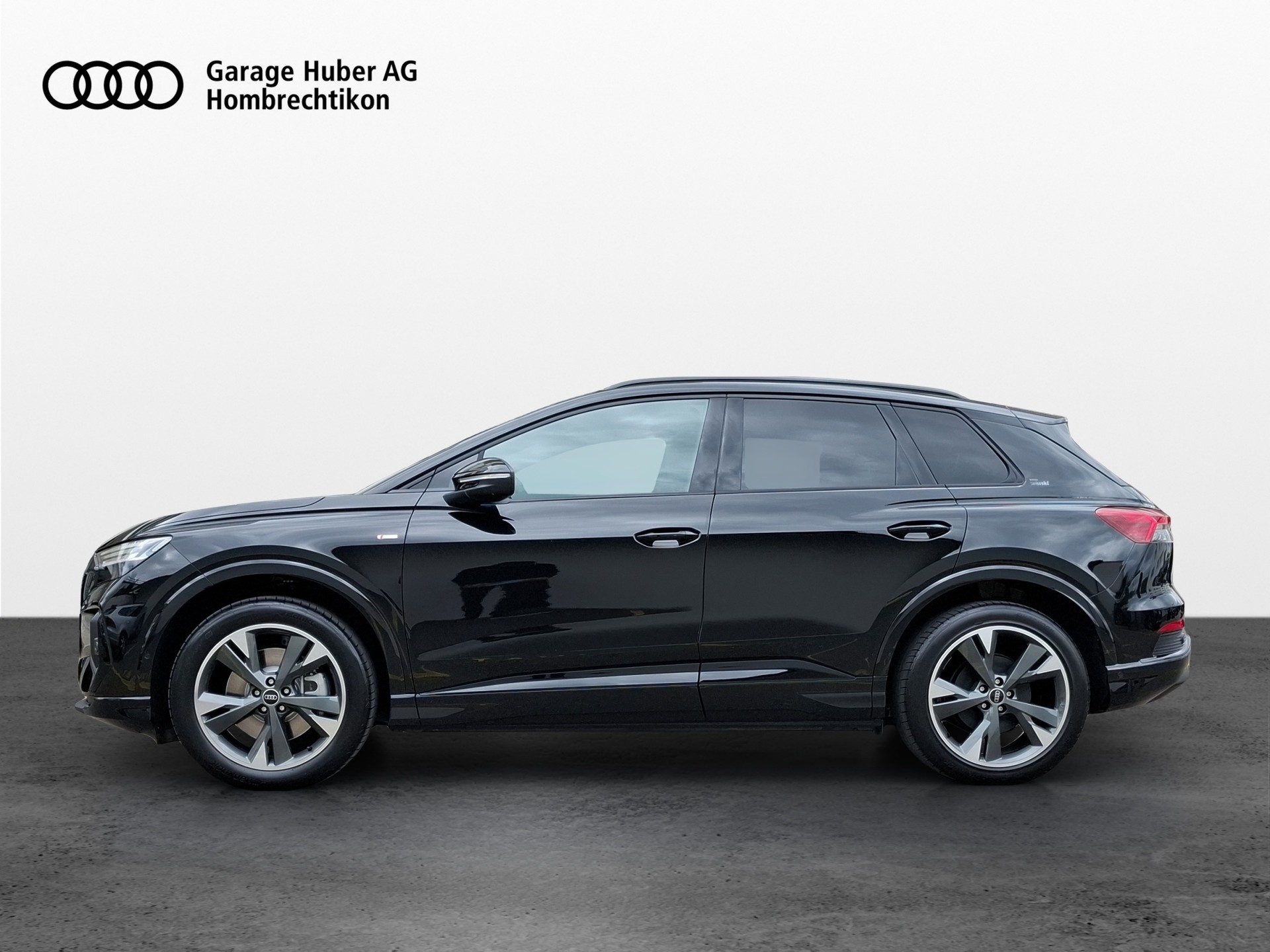 AUDI Q4 e-tron 45 Edition Swiss Ski quattro-image-1
