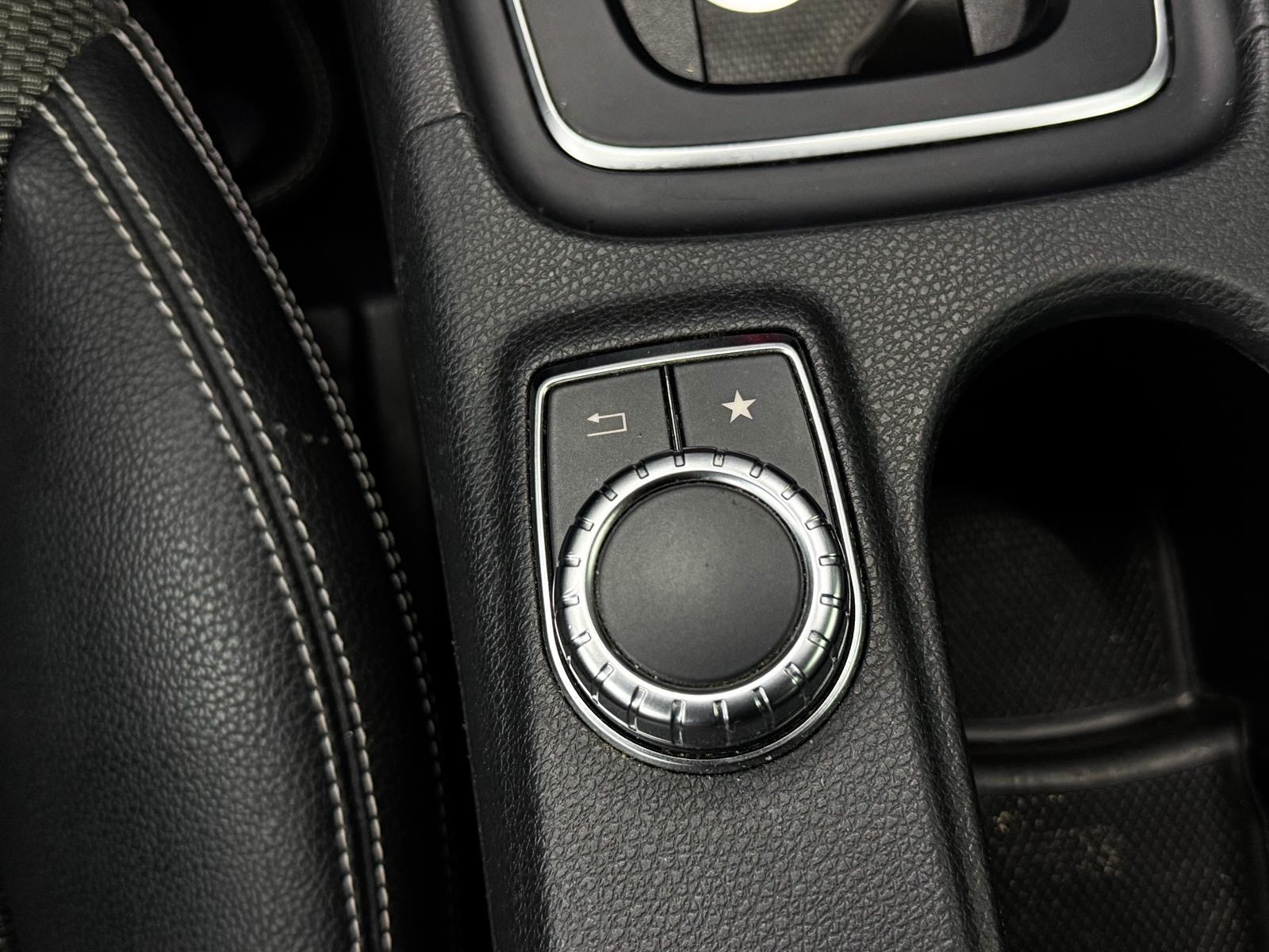 MERCEDES-BENZ CLA Shooting Brake 200 d AMG-Line 7G-DCT-image-14
