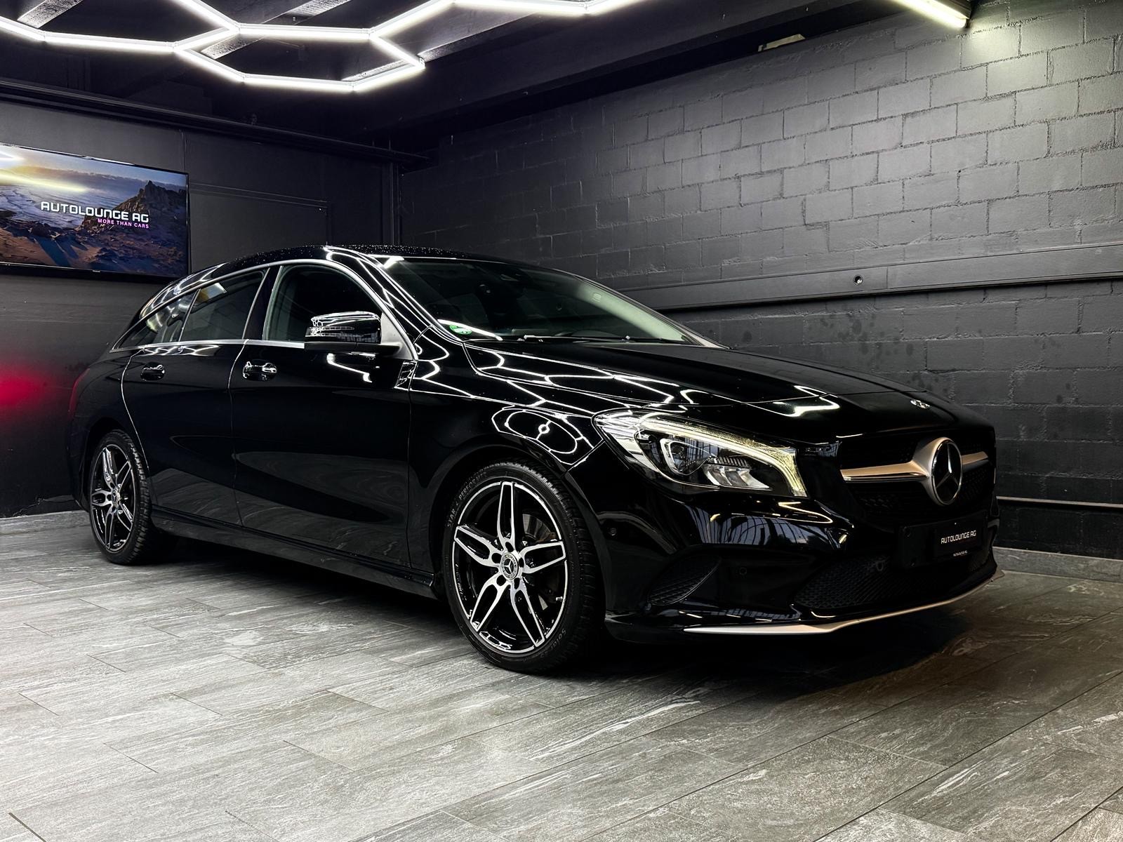 MERCEDES-BENZ CLA Shooting Brake 200 d AMG-Line 7G-DCT-image-1