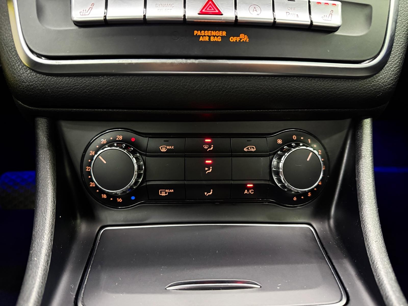 MERCEDES-BENZ CLA Shooting Brake 200 d AMG-Line 7G-DCT-image-13