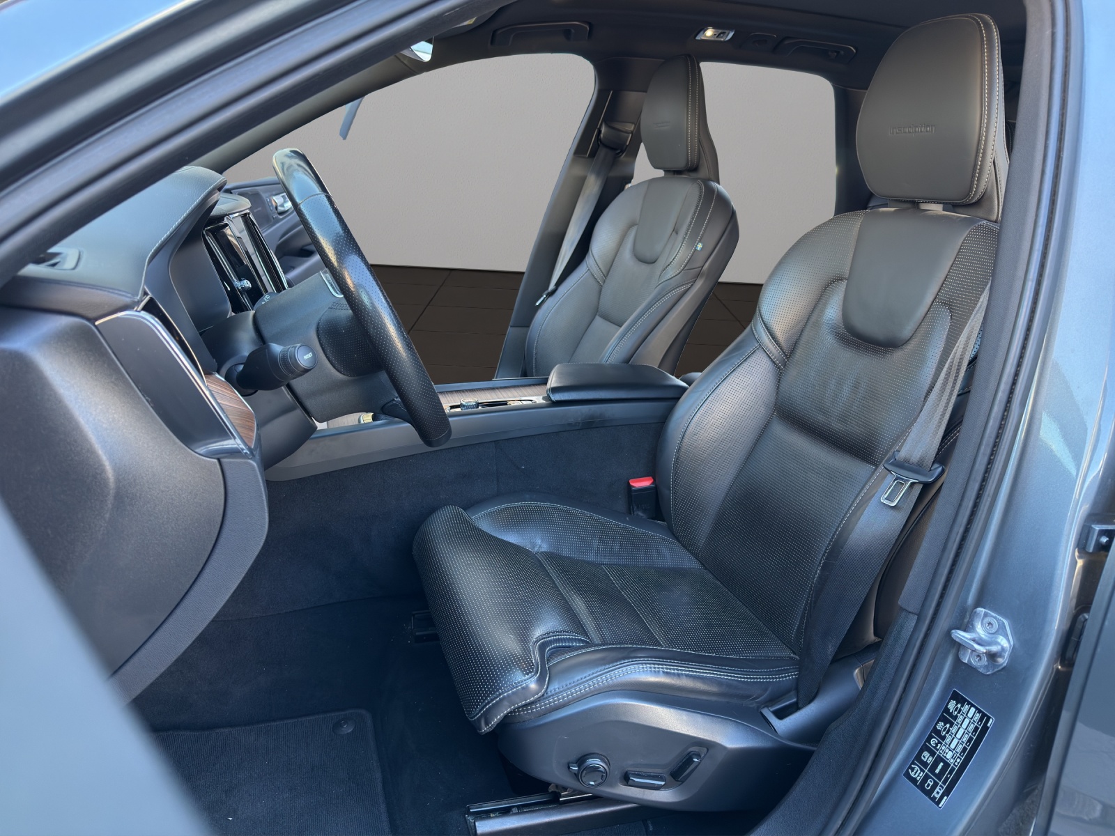 VOLVO XC60 D4 AWD Inscription Geartronic-image-8