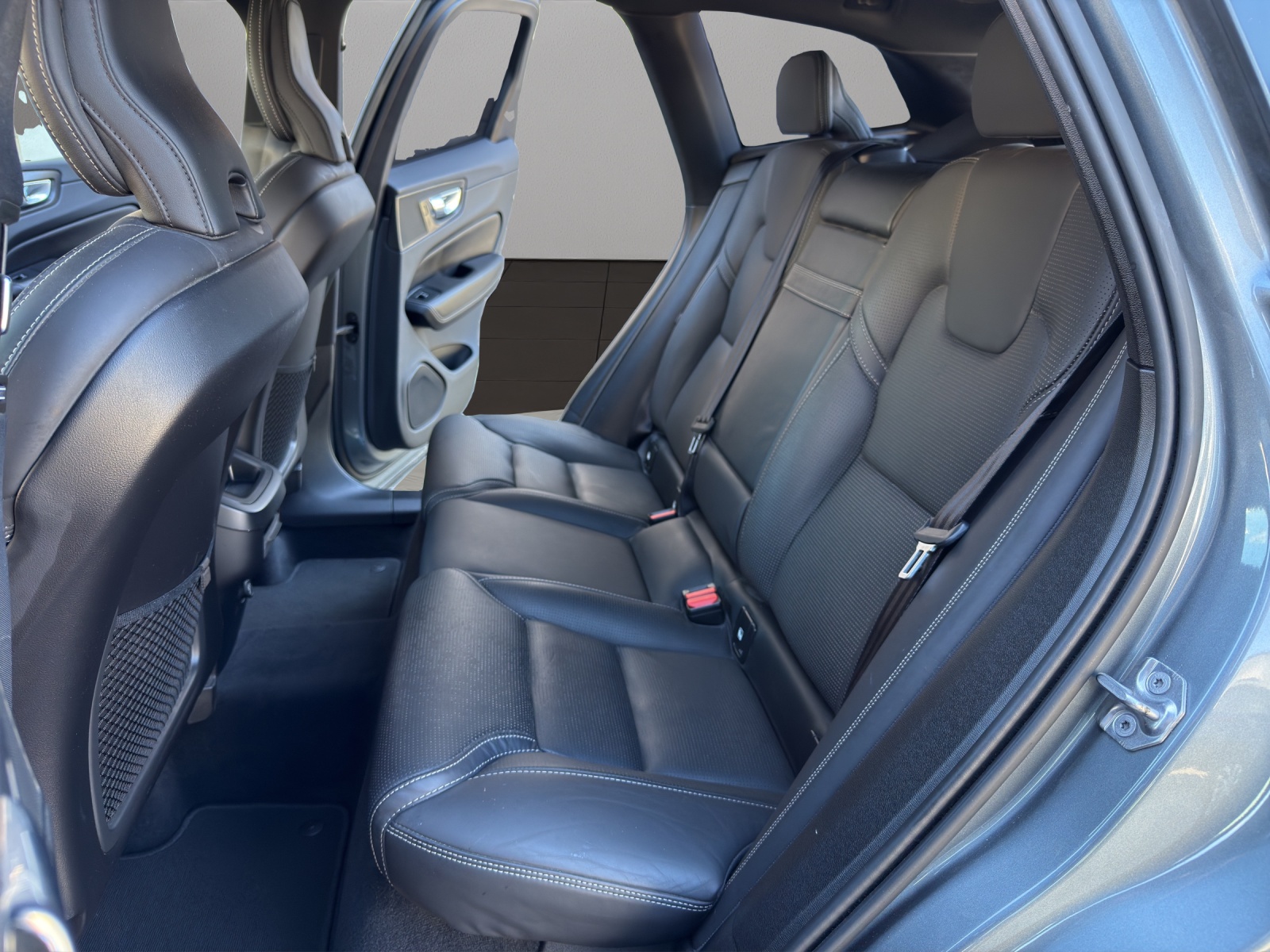 VOLVO XC60 D4 AWD Inscription Geartronic-image-12