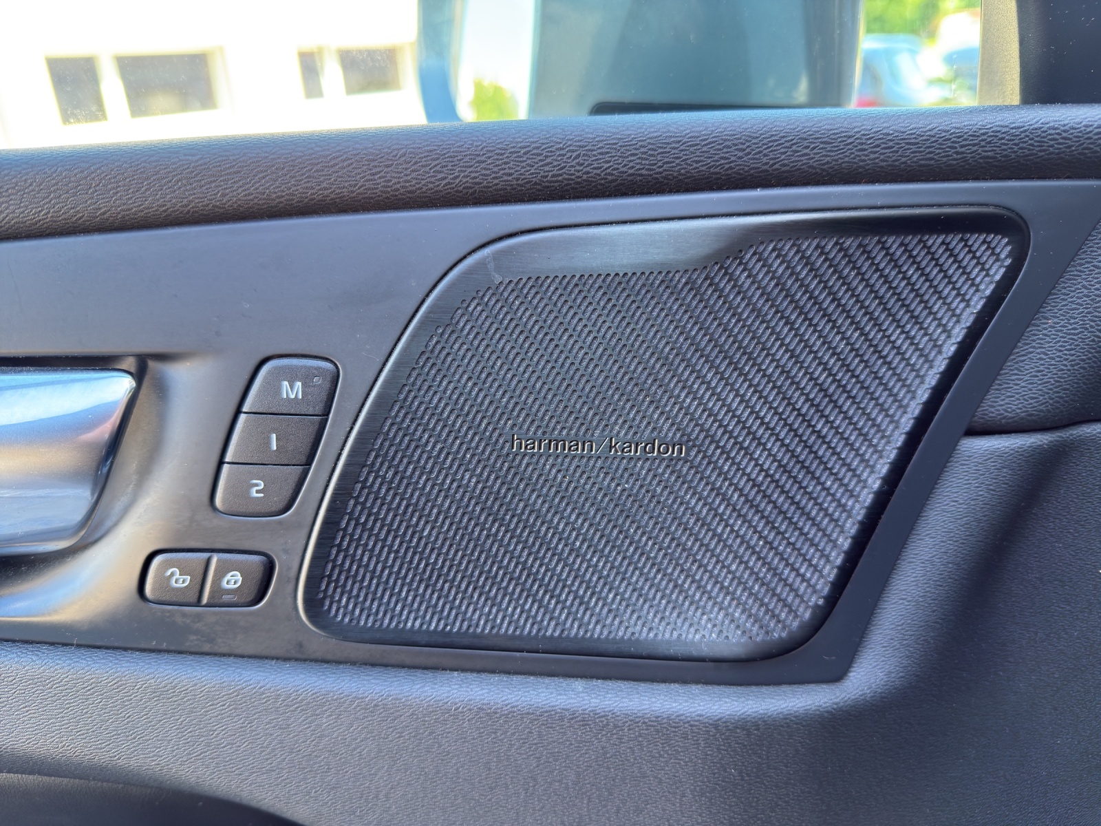 VOLVO XC60 D4 AWD Inscription Geartronic-image-23