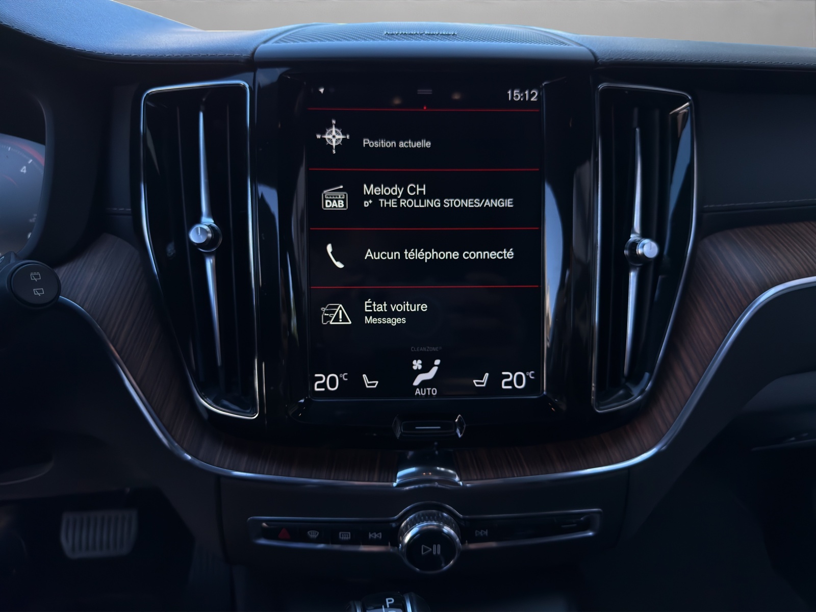 VOLVO XC60 D4 AWD Inscription Geartronic-image-15