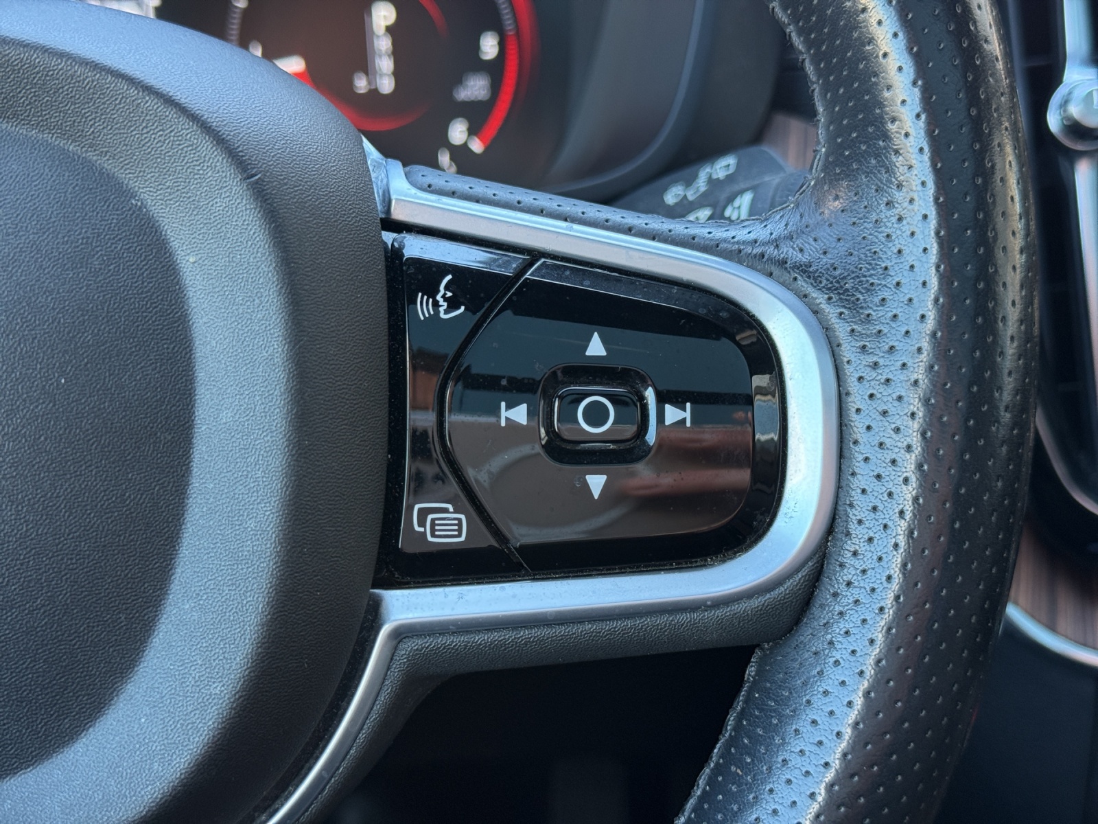 VOLVO XC60 D4 AWD Inscription Geartronic-image-26