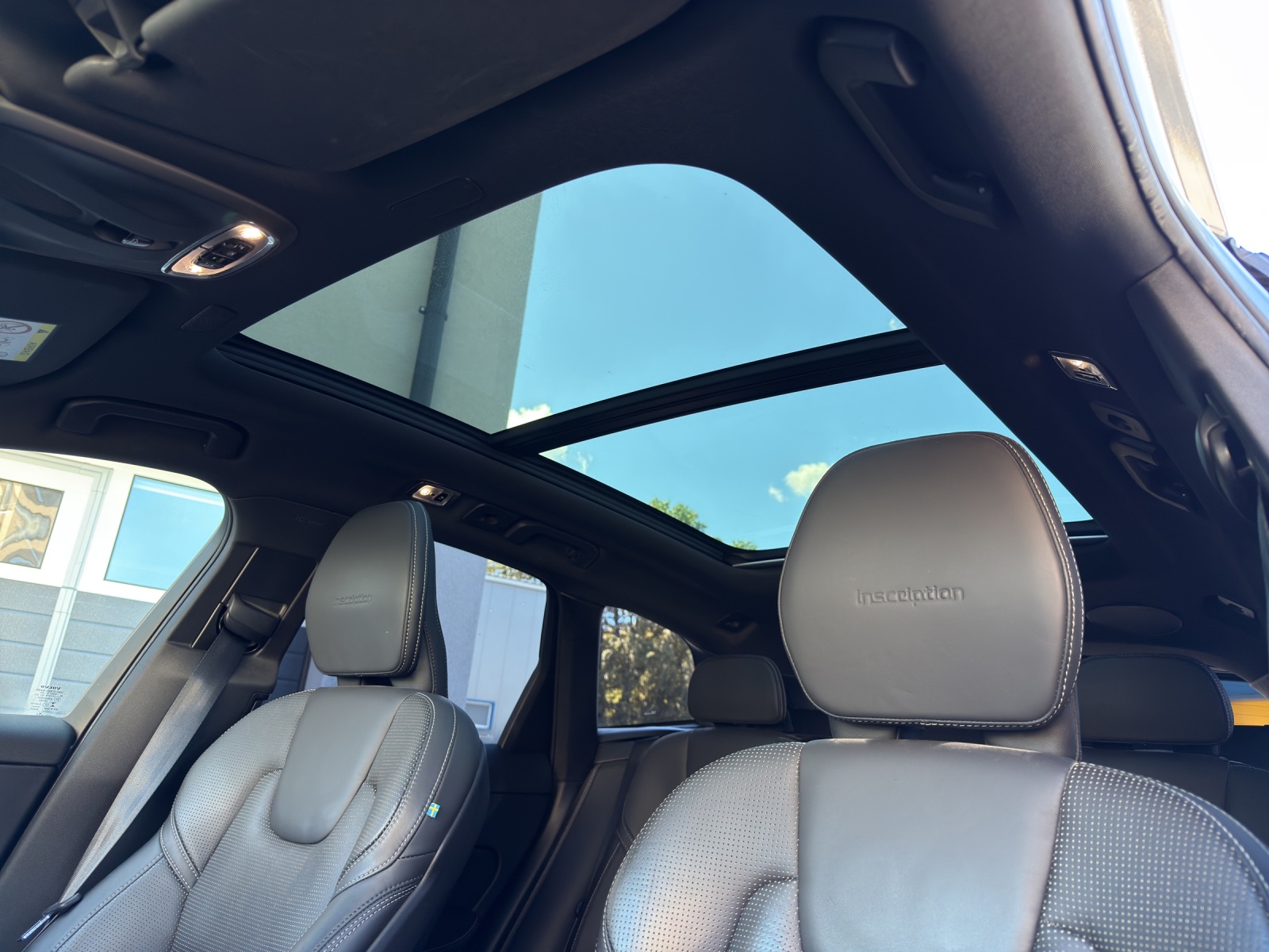 VOLVO XC60 D4 AWD Inscription Geartronic-image-22