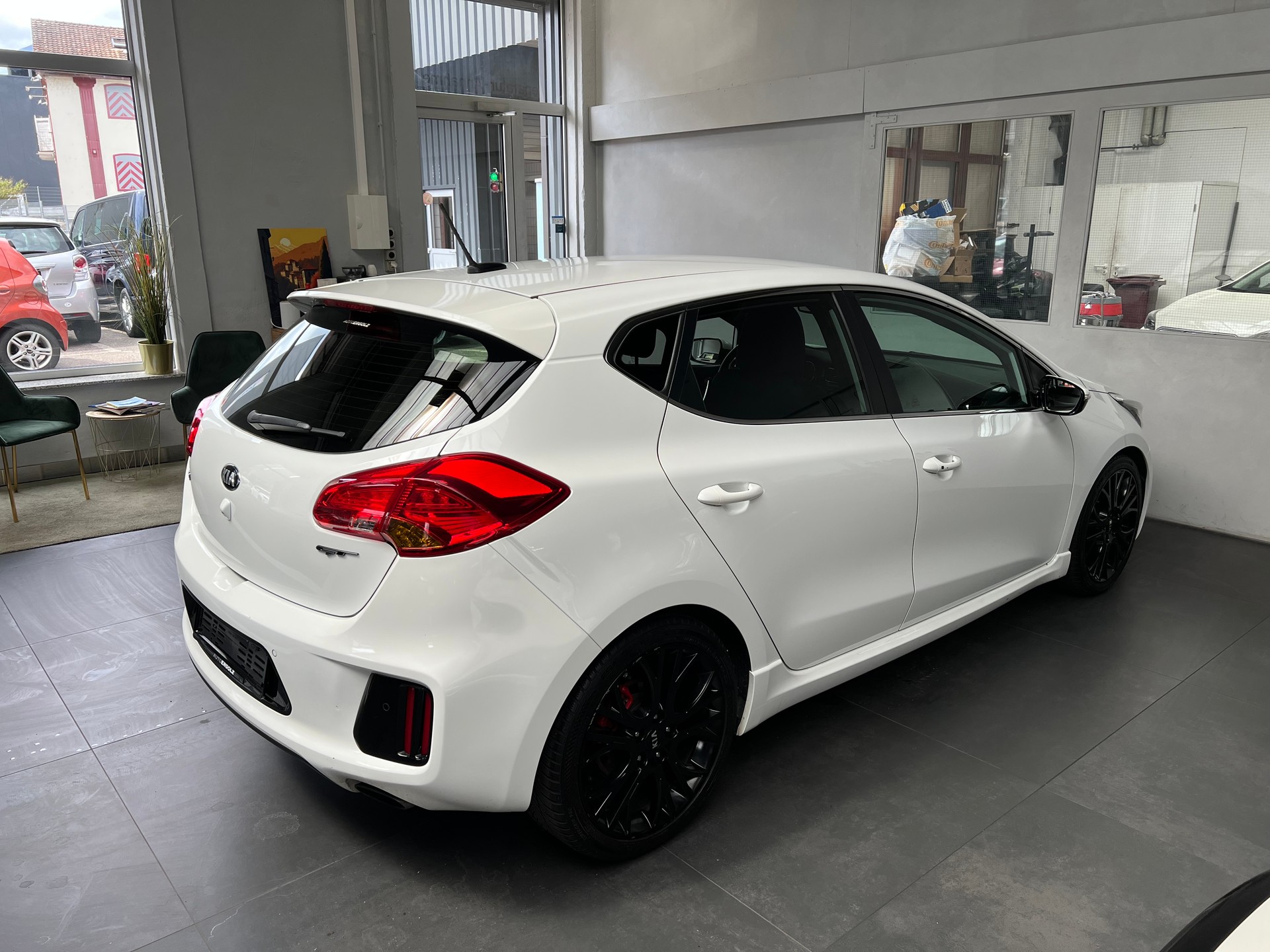 KIA Cee'd 1.6 GDi Turbo GT-image-3