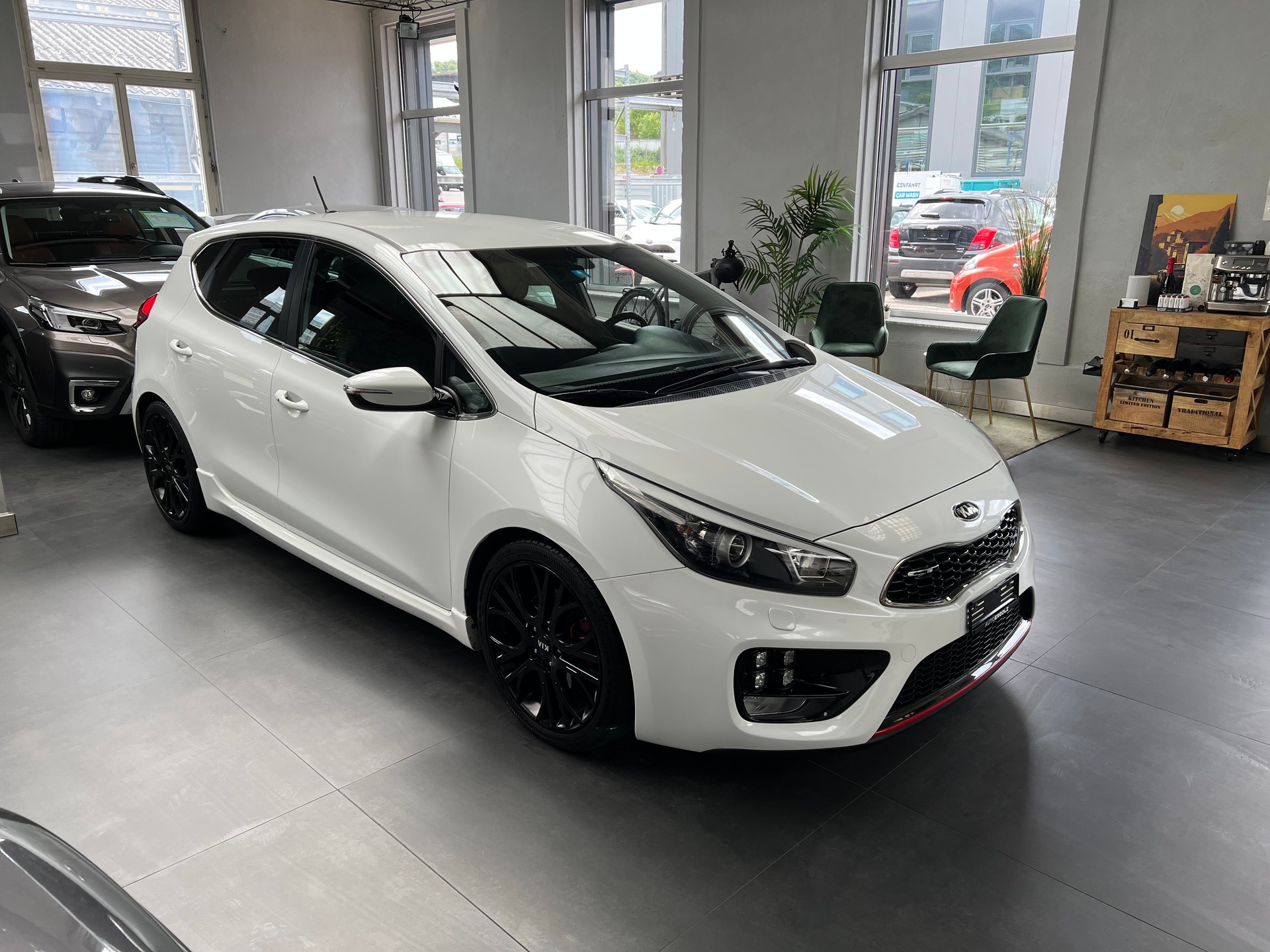 KIA Cee'd 1.6 GDi Turbo GT-image-2