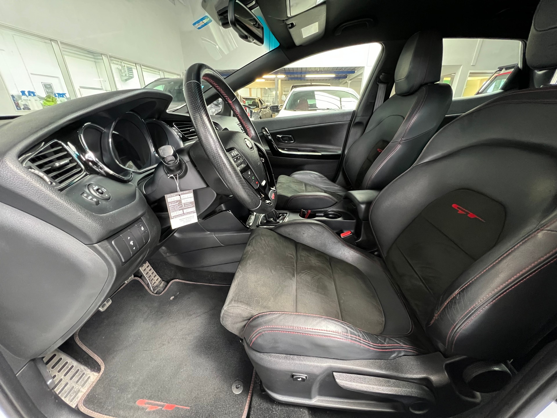 KIA Cee'd 1.6 GDi Turbo GT-image-7