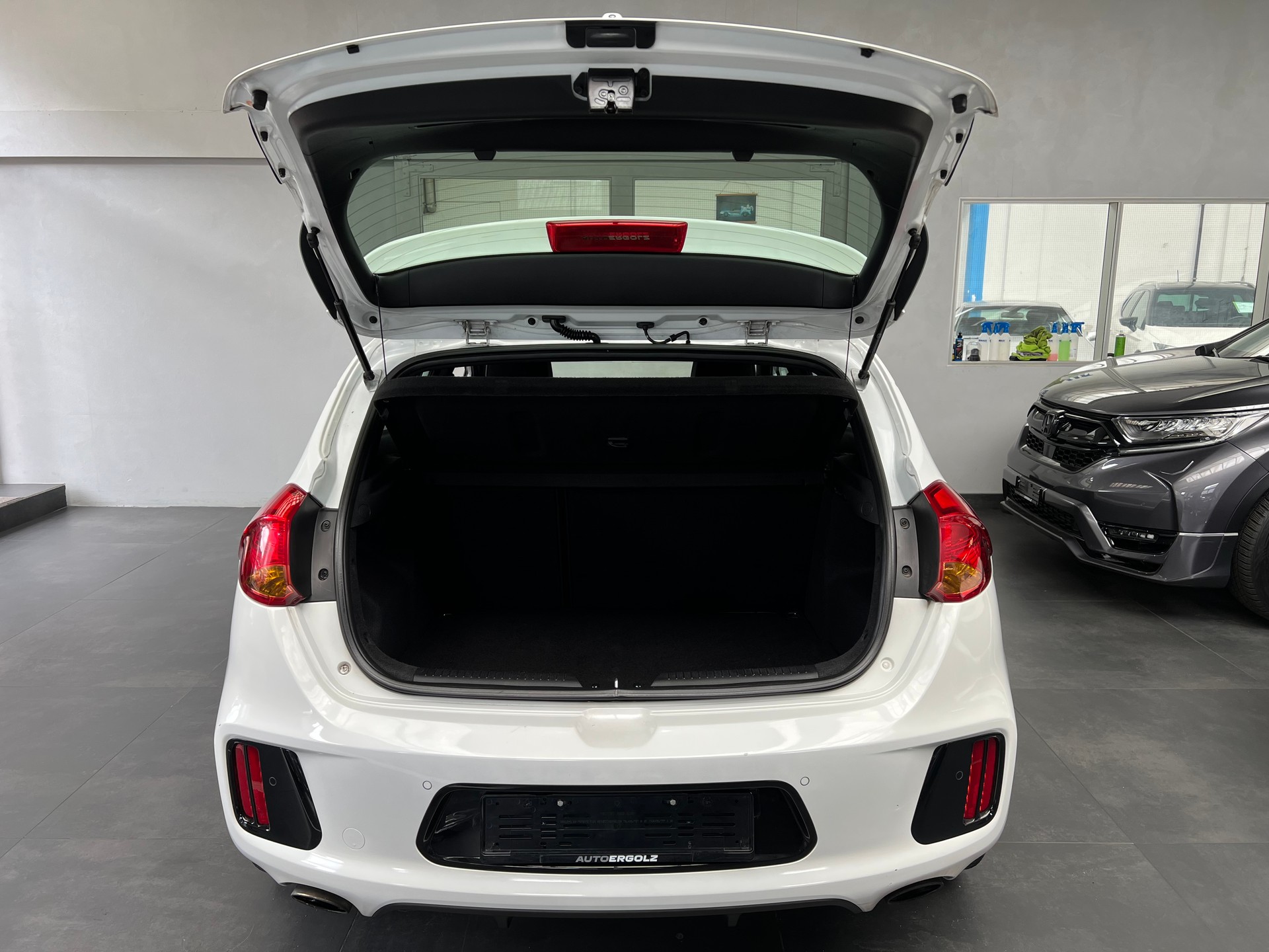 KIA Cee'd 1.6 GDi Turbo GT-image-9