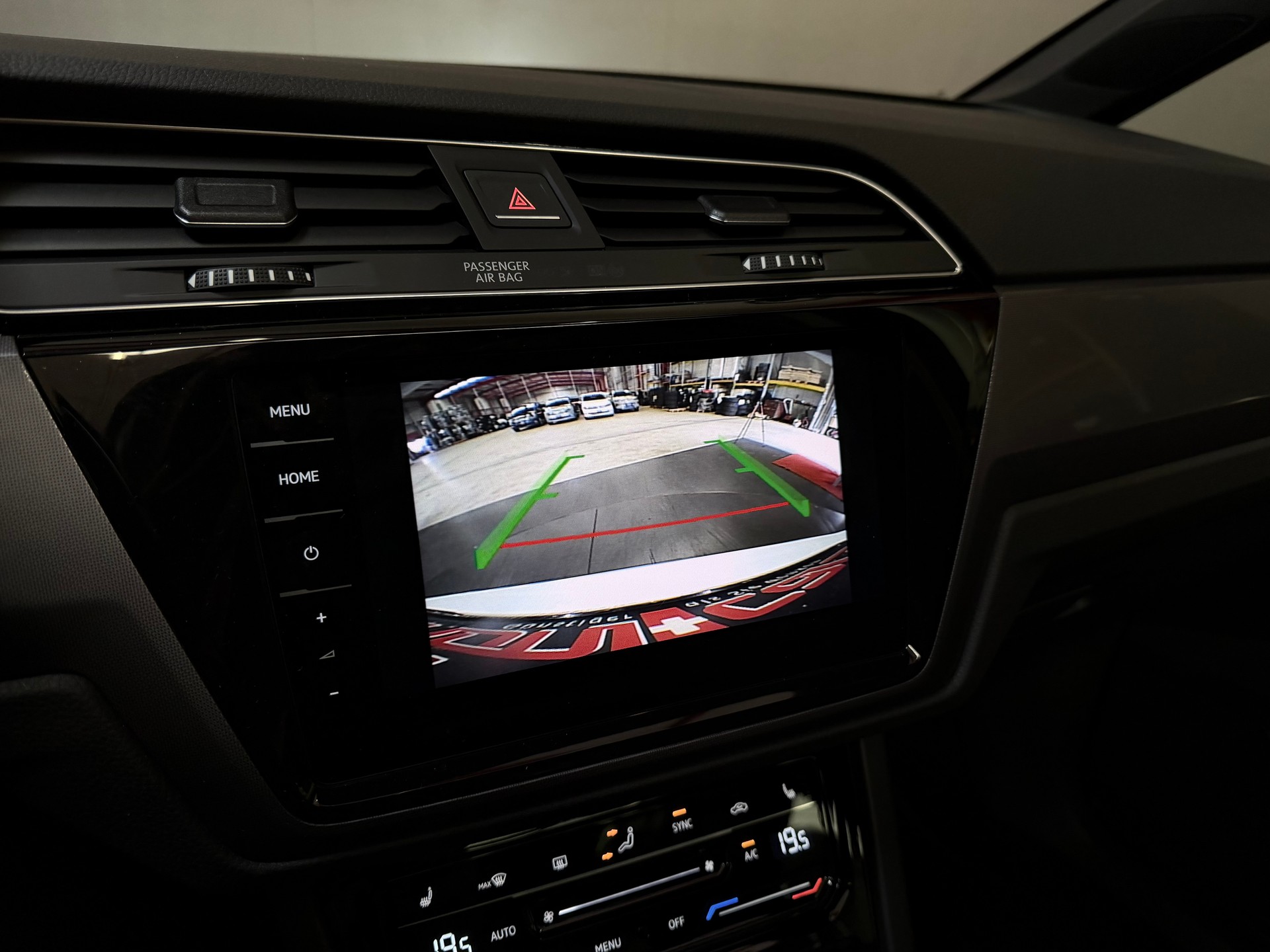 VW Touran 1.5 TSI EVO R-Line DSG Panorama-image-24