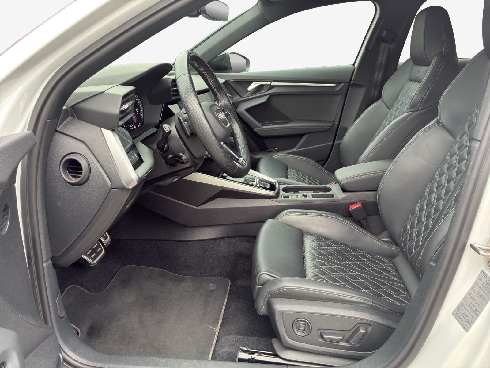 AUDI S3 Sportback 2.0 TFSI quattro S-tronic-image-7