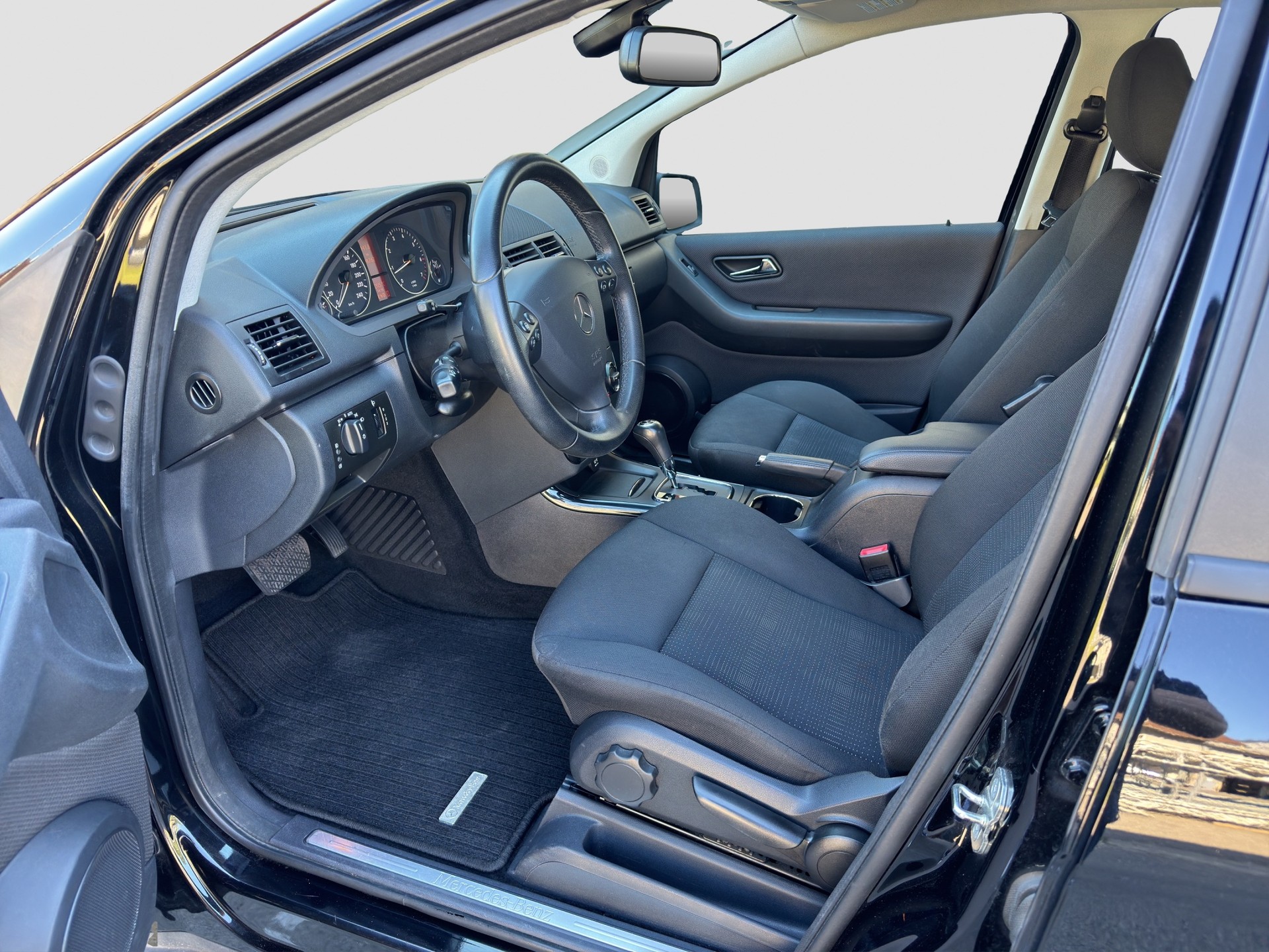 MERCEDES-BENZ A 160 Leader Autotronic-image-7