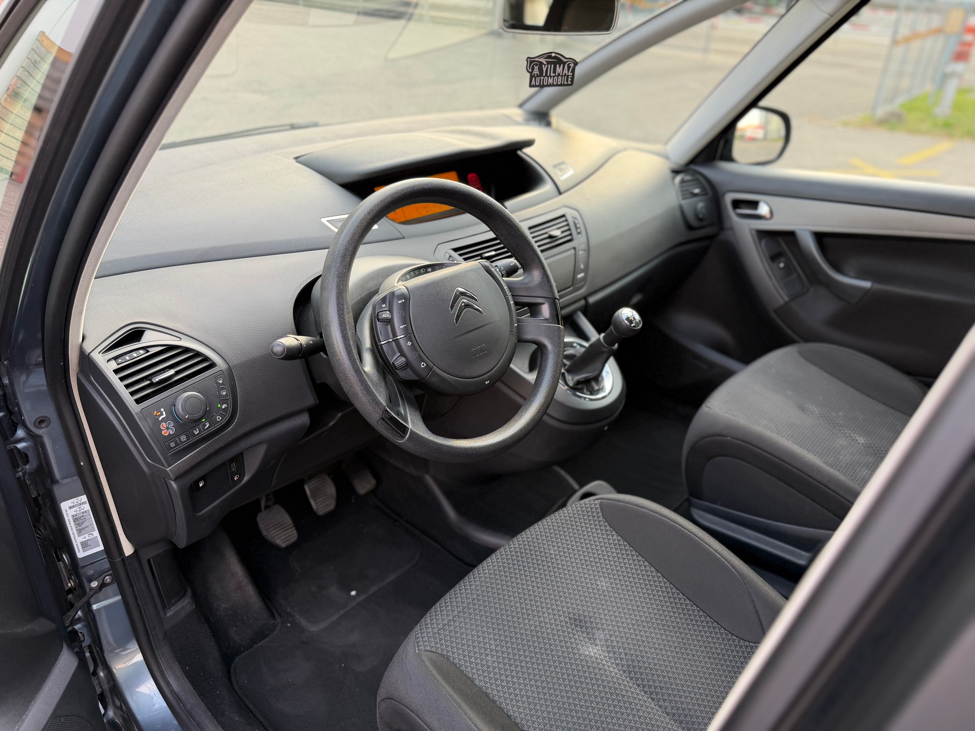 CITROEN Grand C4 Picasso 1.6i 16V Attraction-image-6