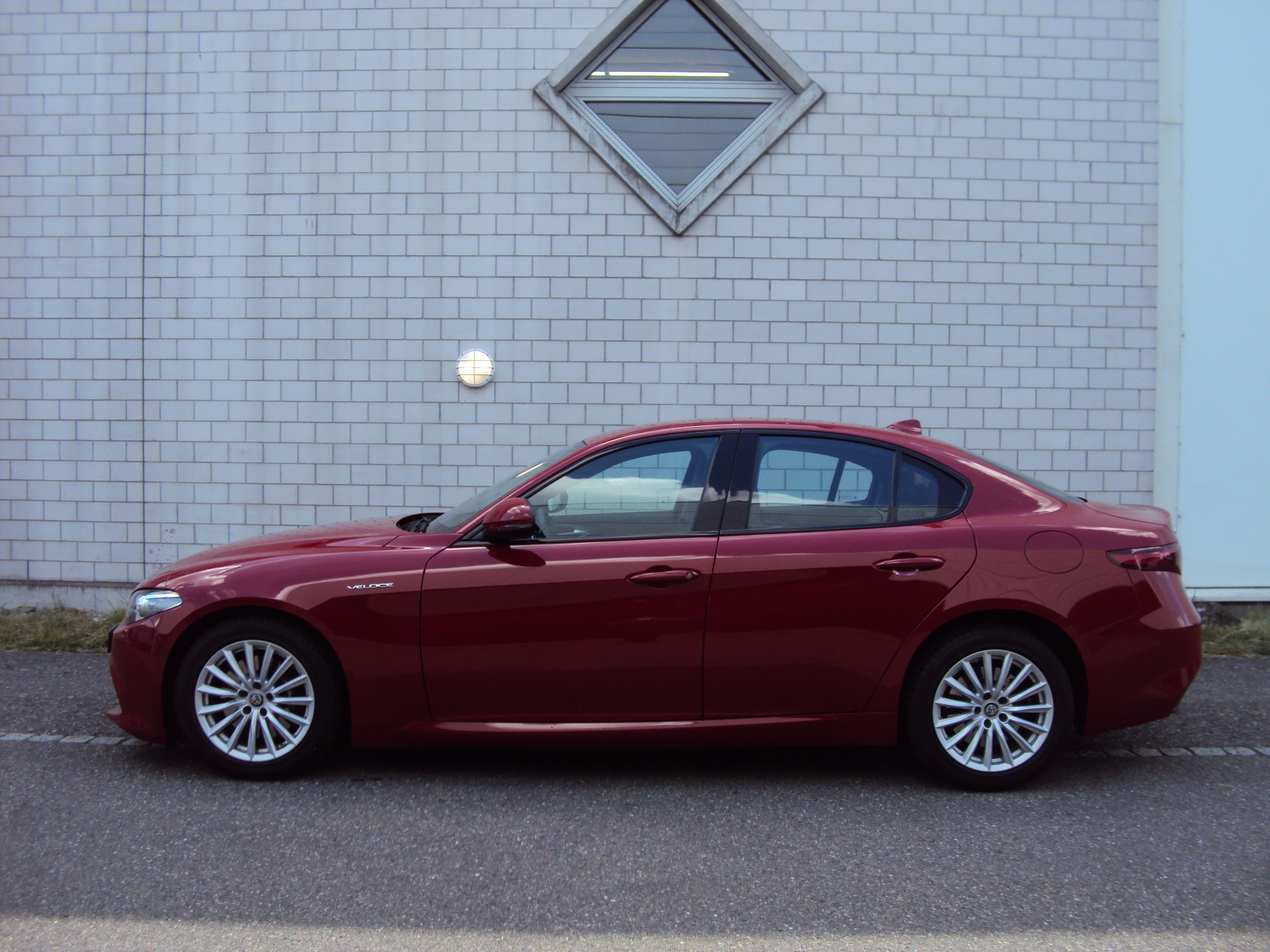 ALFA ROMEO Giulia 2.2 JTDM Veloce Q4 Automatic-image-7