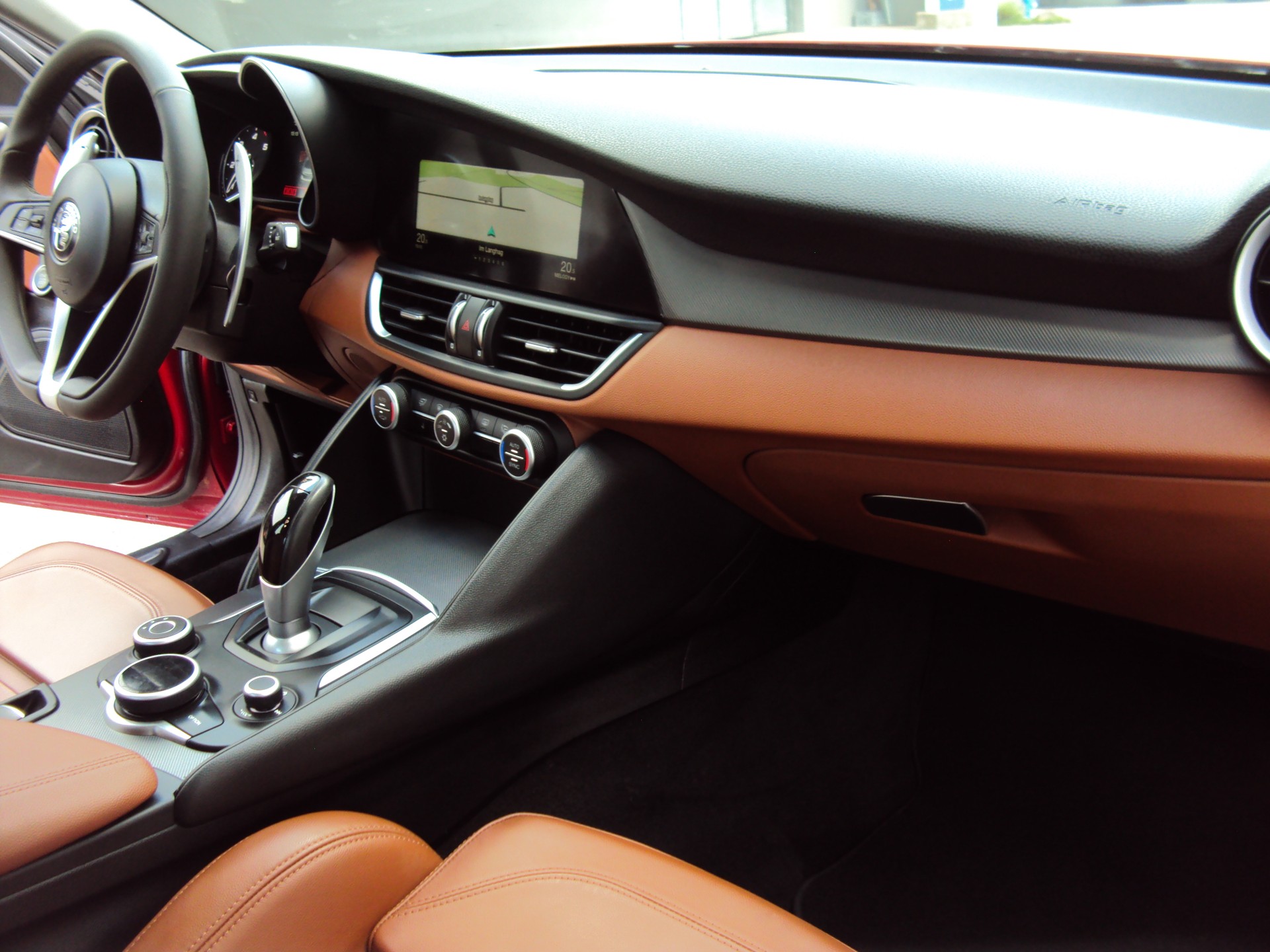 ALFA ROMEO Giulia 2.2 JTDM Veloce Q4 Automatic-image-10