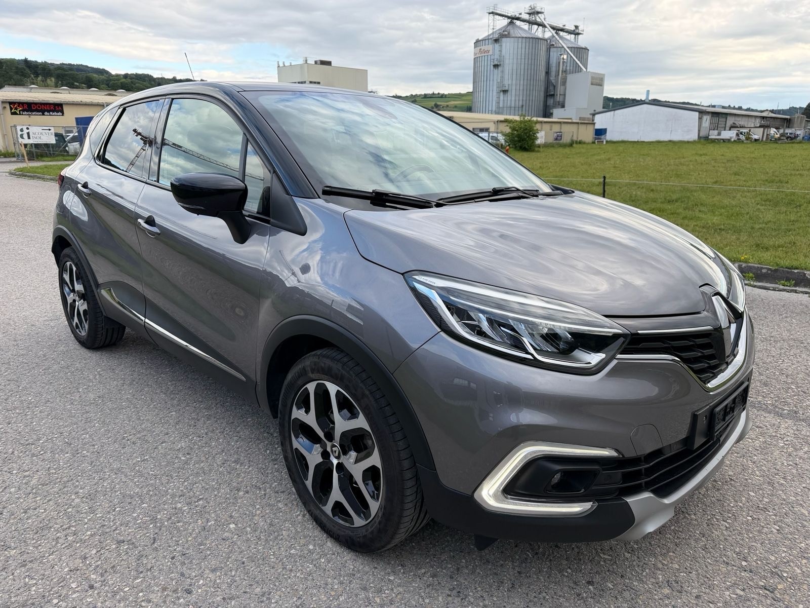 RENAULT Captur 1.2 T 16V Intens EDC