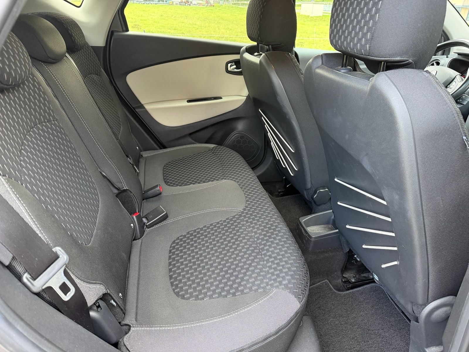 RENAULT Captur 1.2 T 16V Intens EDC-image-14