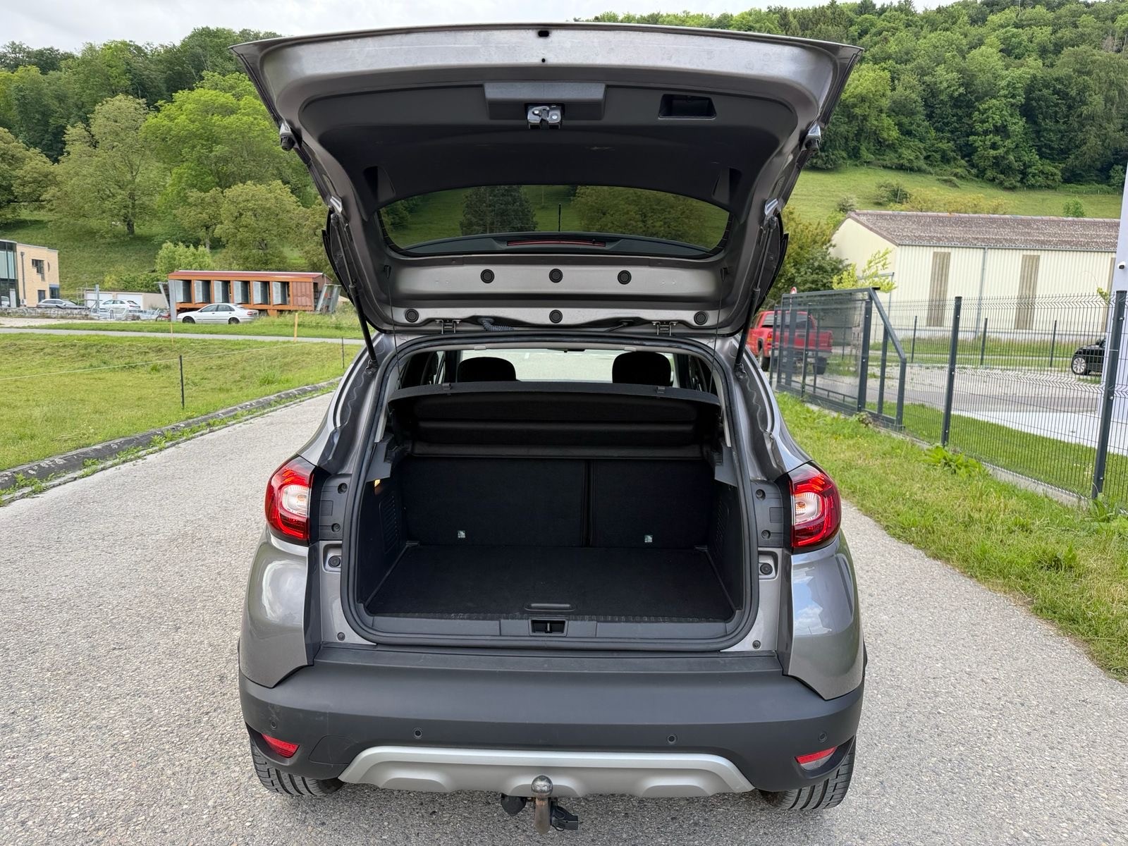 RENAULT Captur 1.2 T 16V Intens EDC-image-15