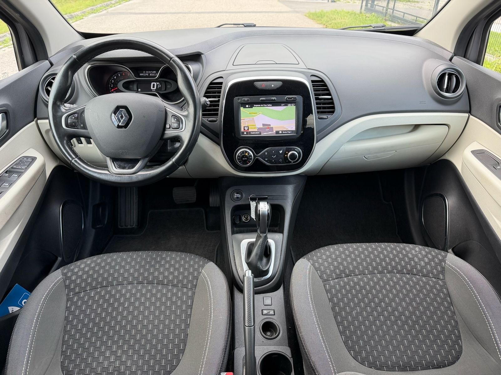 RENAULT Captur 1.2 T 16V Intens EDC-image-7
