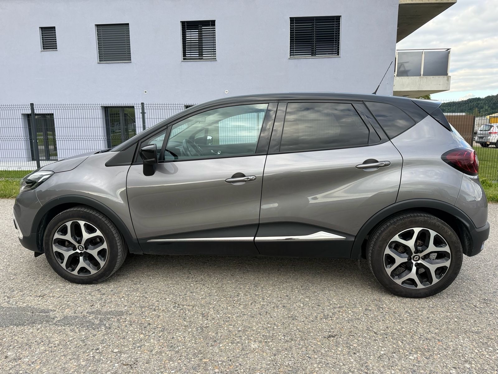 RENAULT Captur 1.2 T 16V Intens EDC-image-3