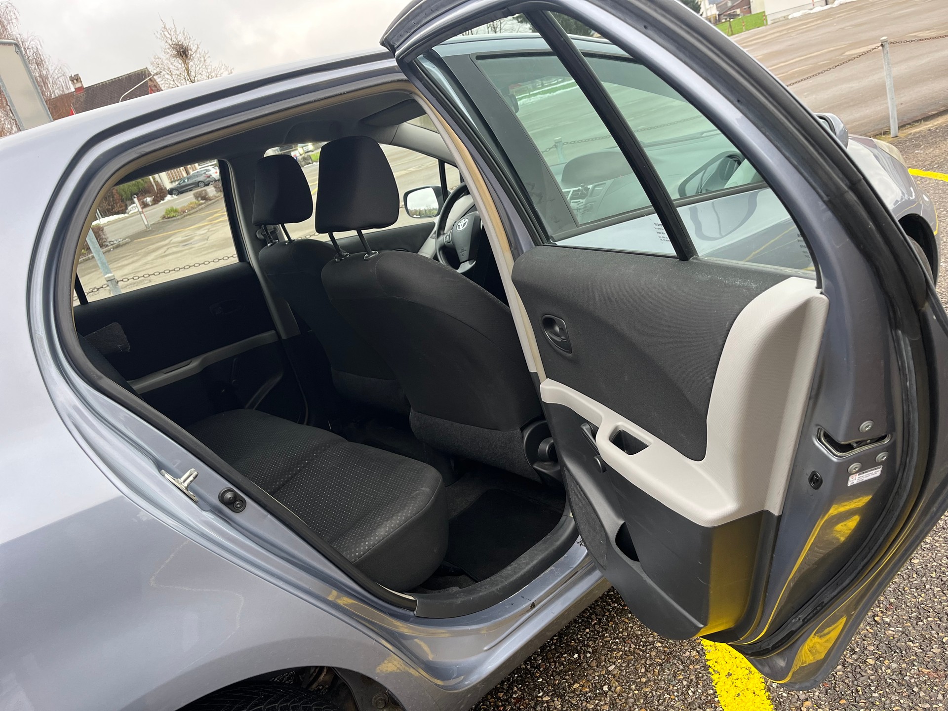 TOYOTA Yaris 1.33 Linea Sol Multimode-image-12