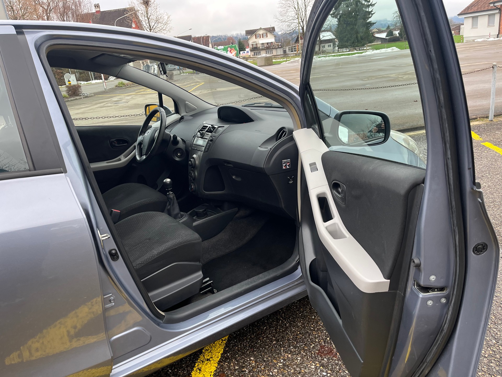 TOYOTA Yaris 1.33 Linea Sol Multimode-image-11