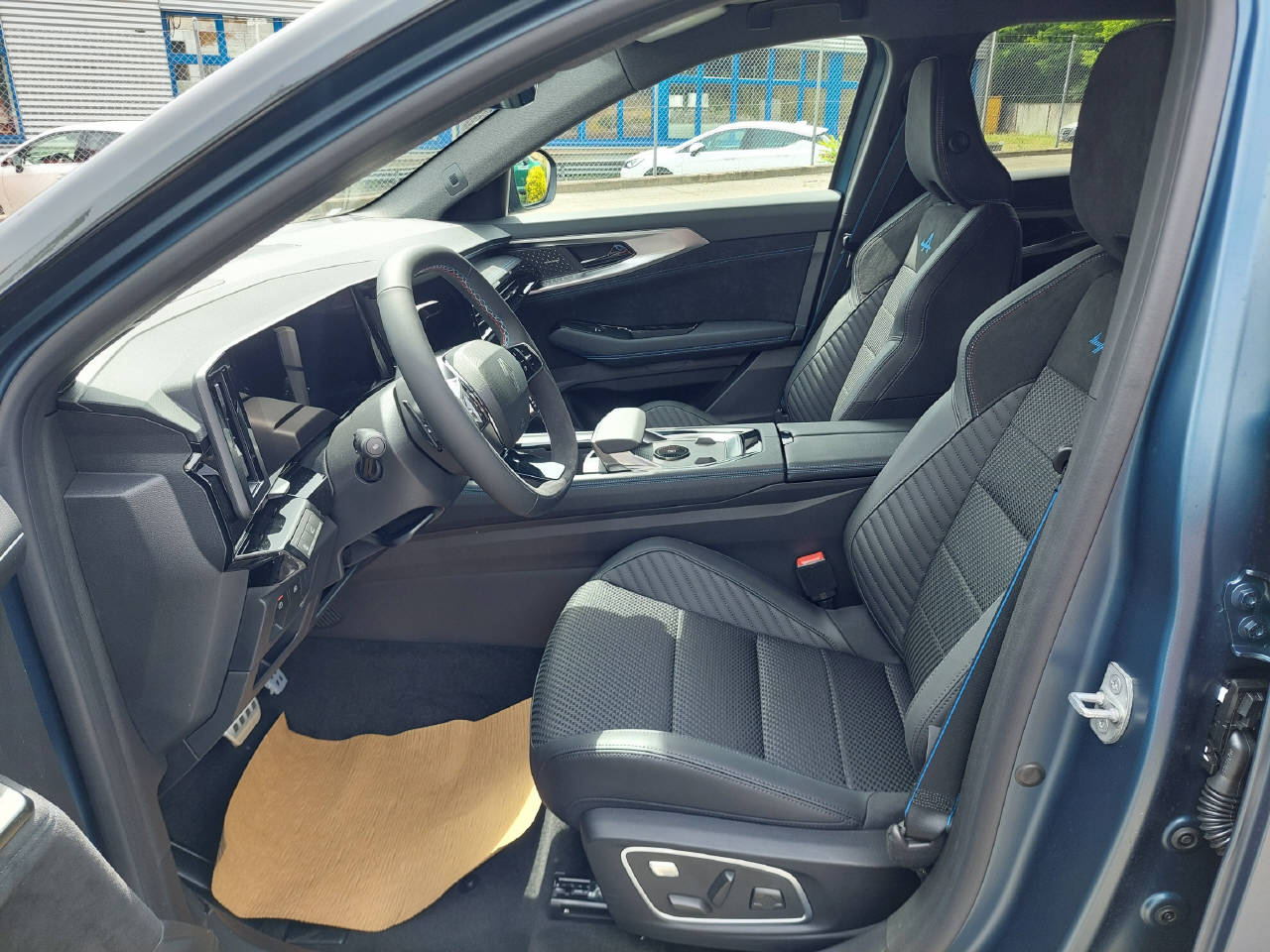 RENAULT Austral 1.2 E-Tech esprit Alpine 200-image-5