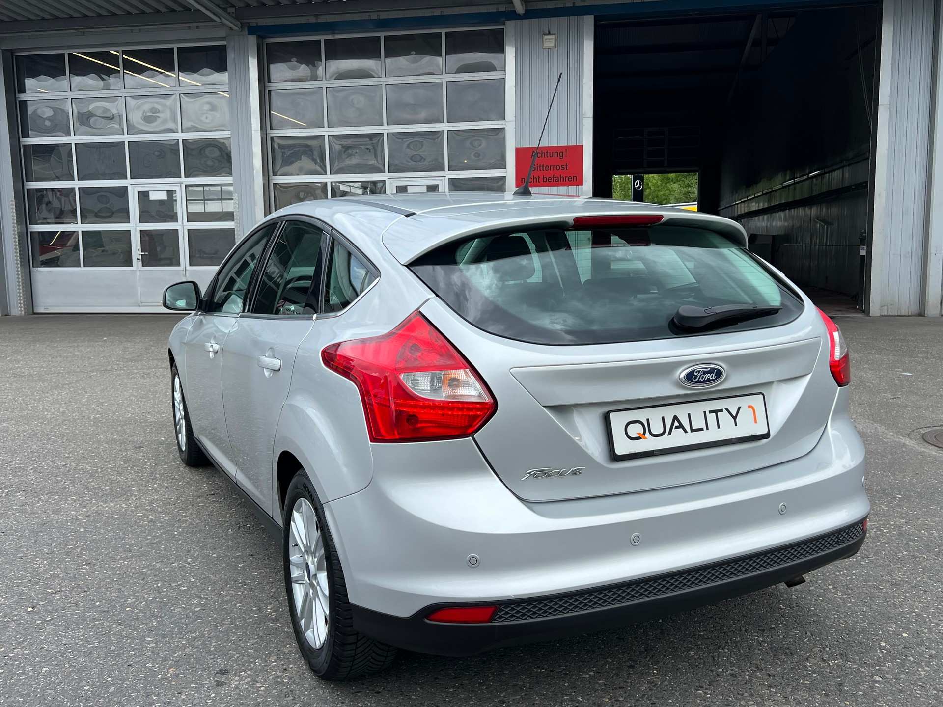 FORD Focus 1.6i VCT Titanium PowerShift-image-4