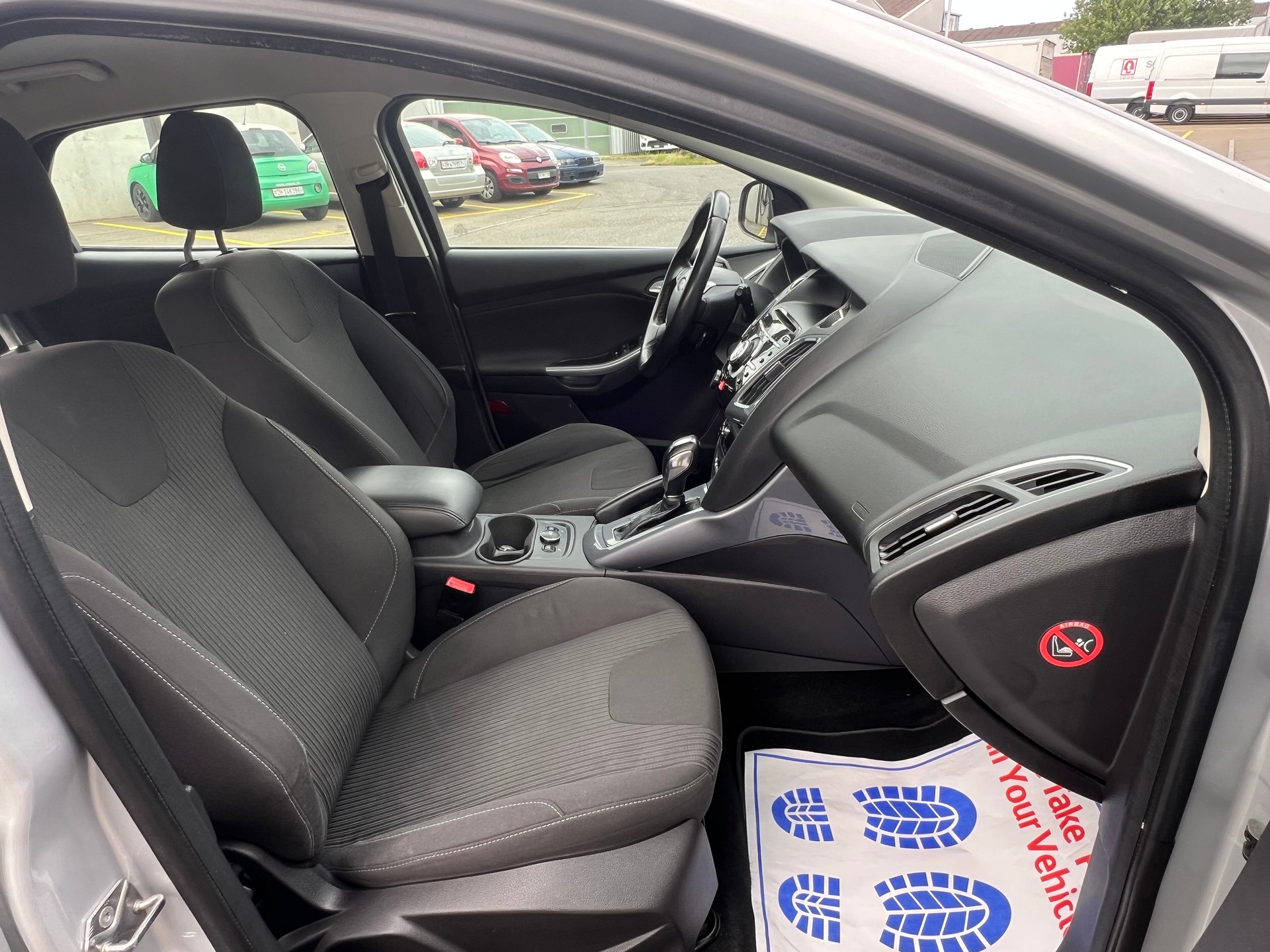 FORD Focus 1.6i VCT Titanium PowerShift-image-10